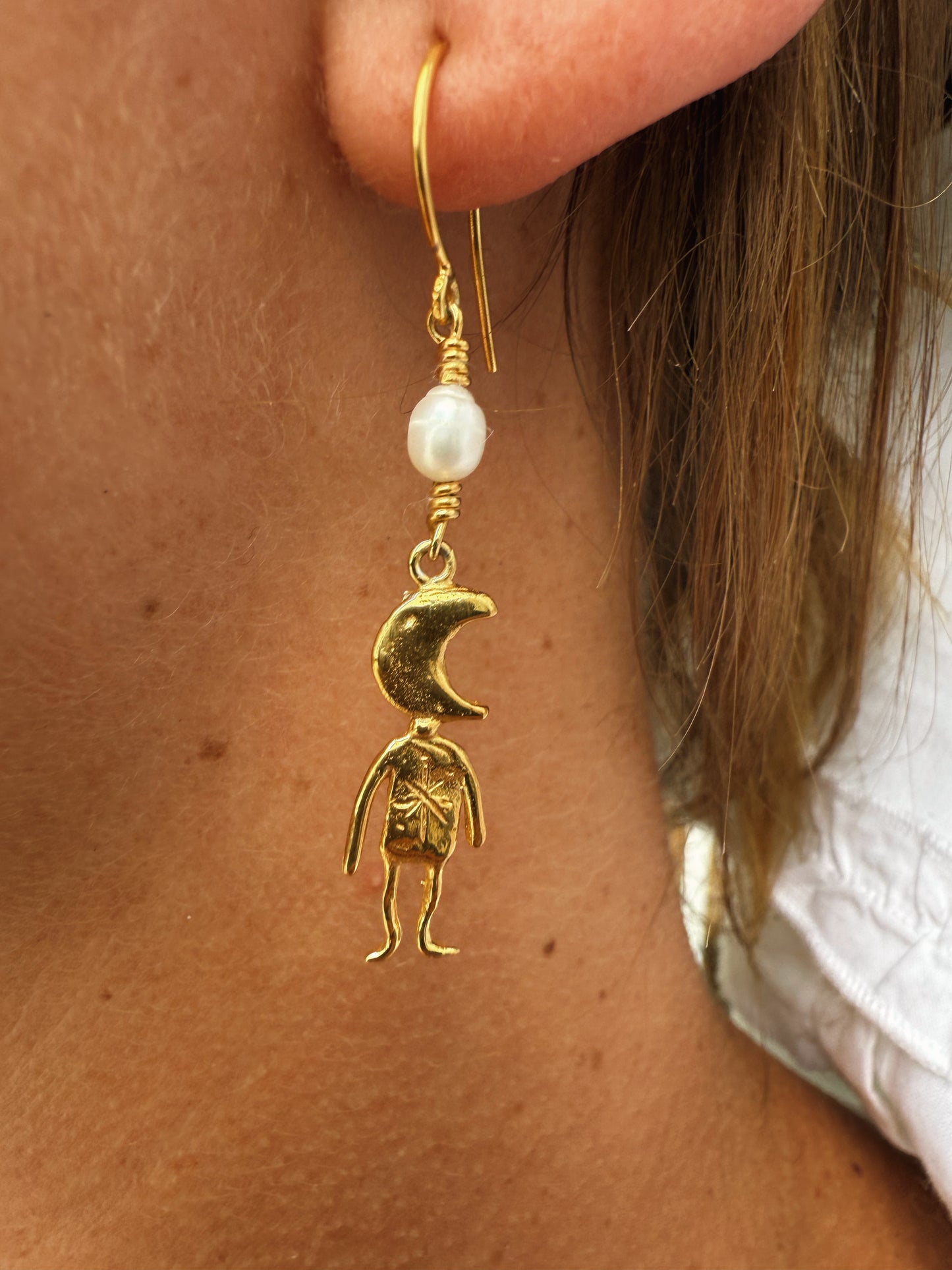 MOON MAN PEARL DROP GOLD