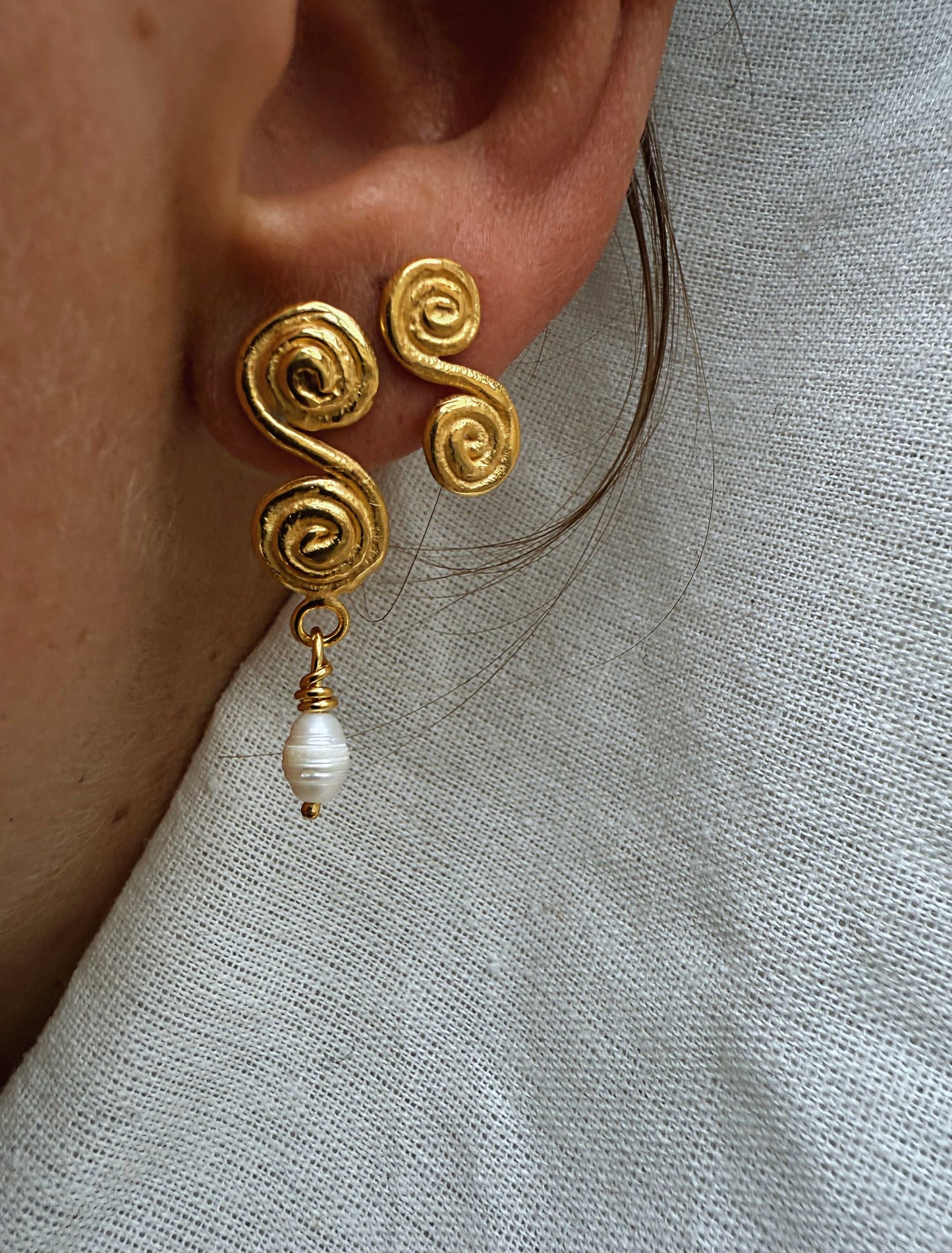 ECHO DRIP EARRINGS GOLD