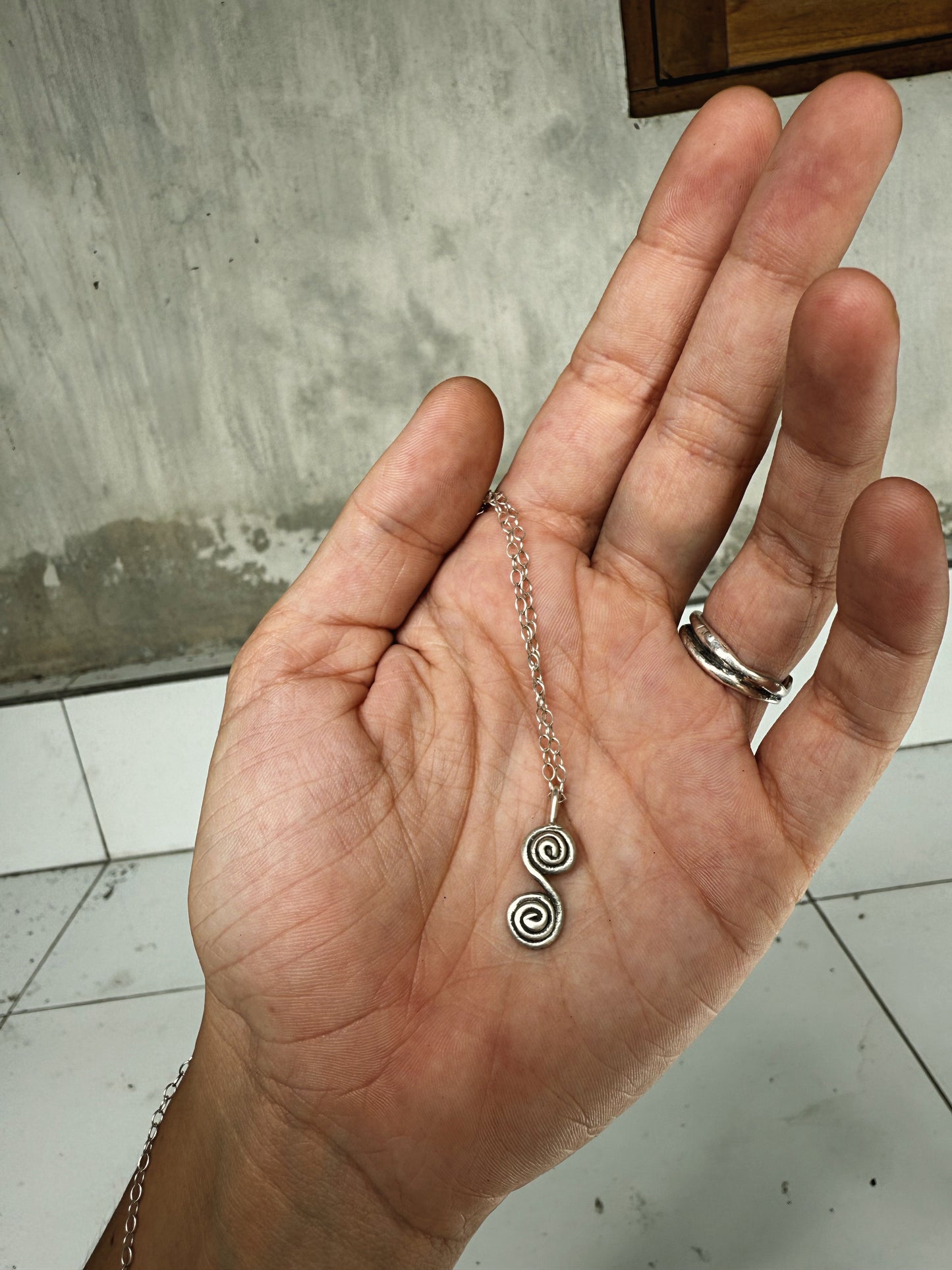 ECHO PENDANT