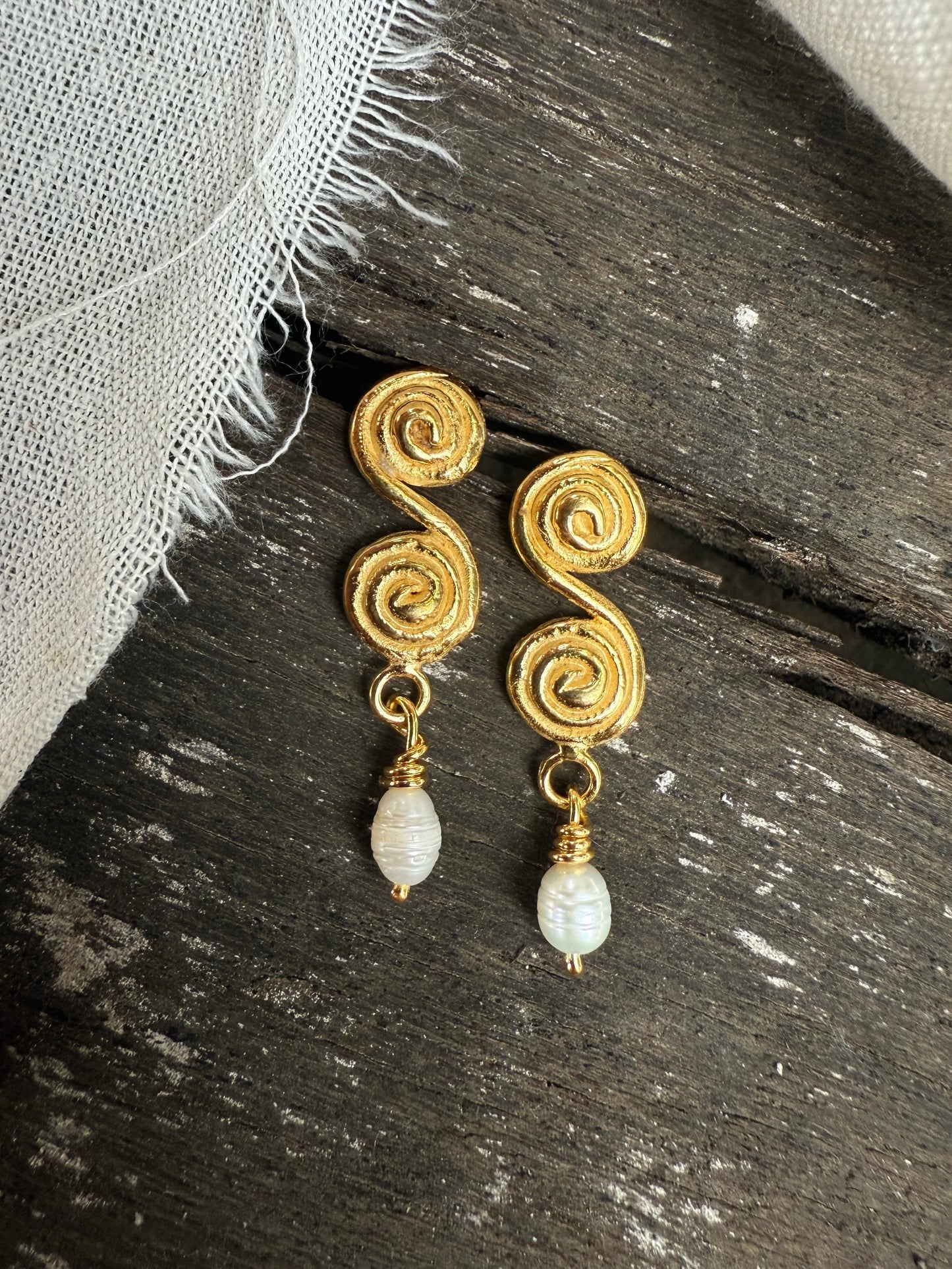ECHO DRIP EARRINGS GOLD