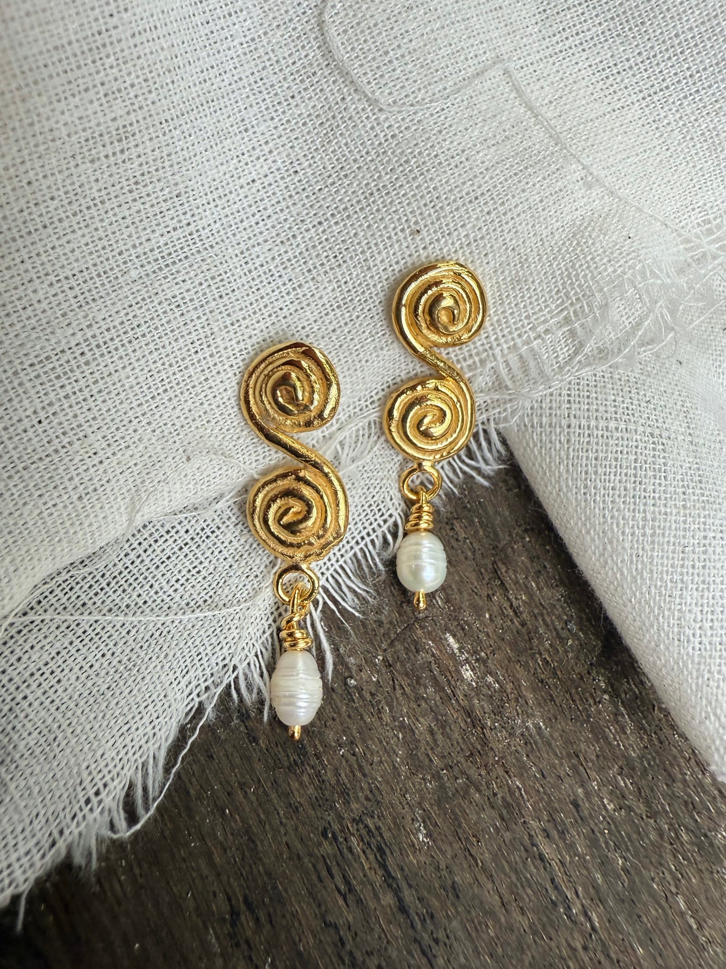 ECHO DRIP EARRINGS GOLD