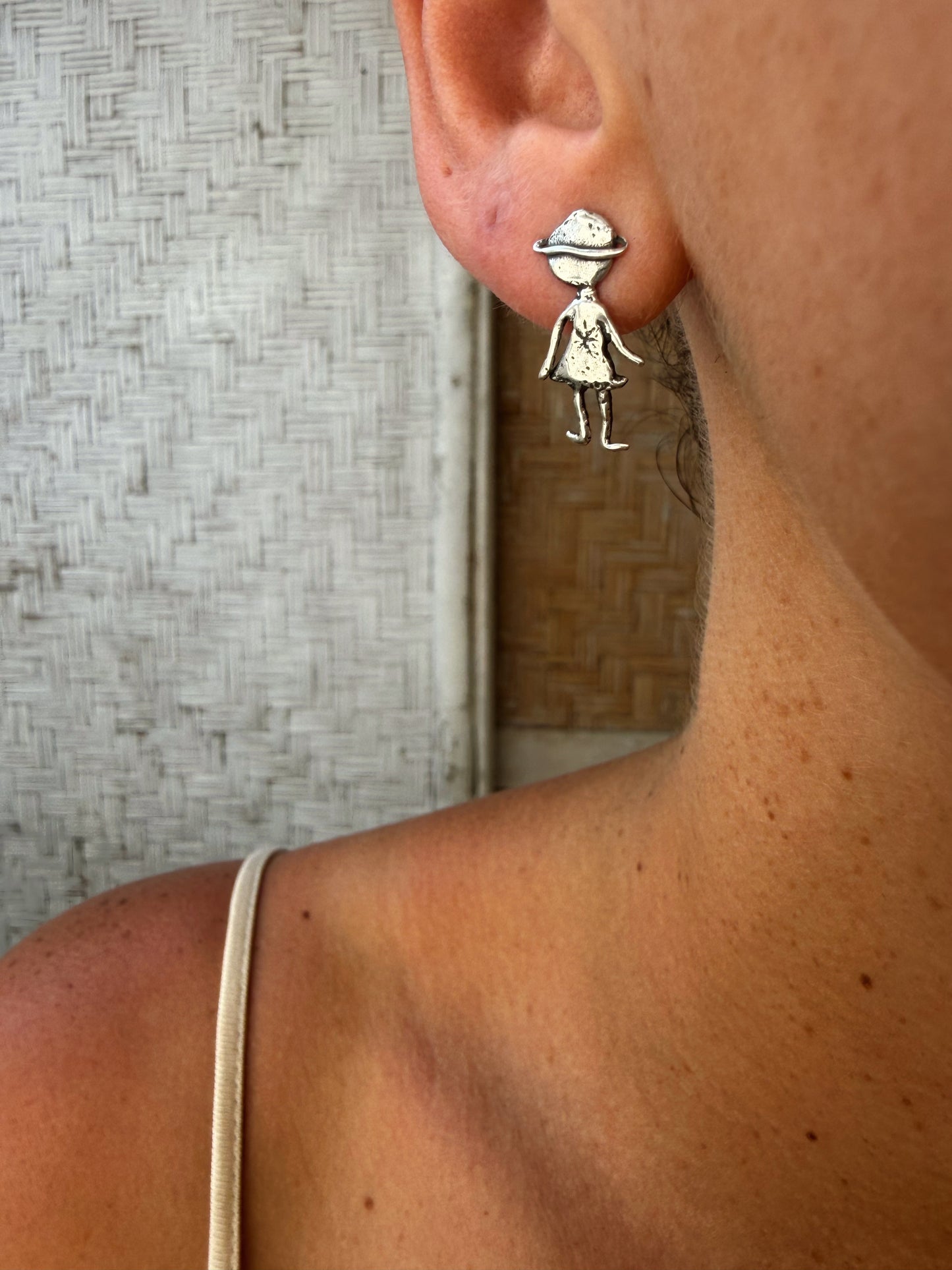 COSMO GIRL STUDS
