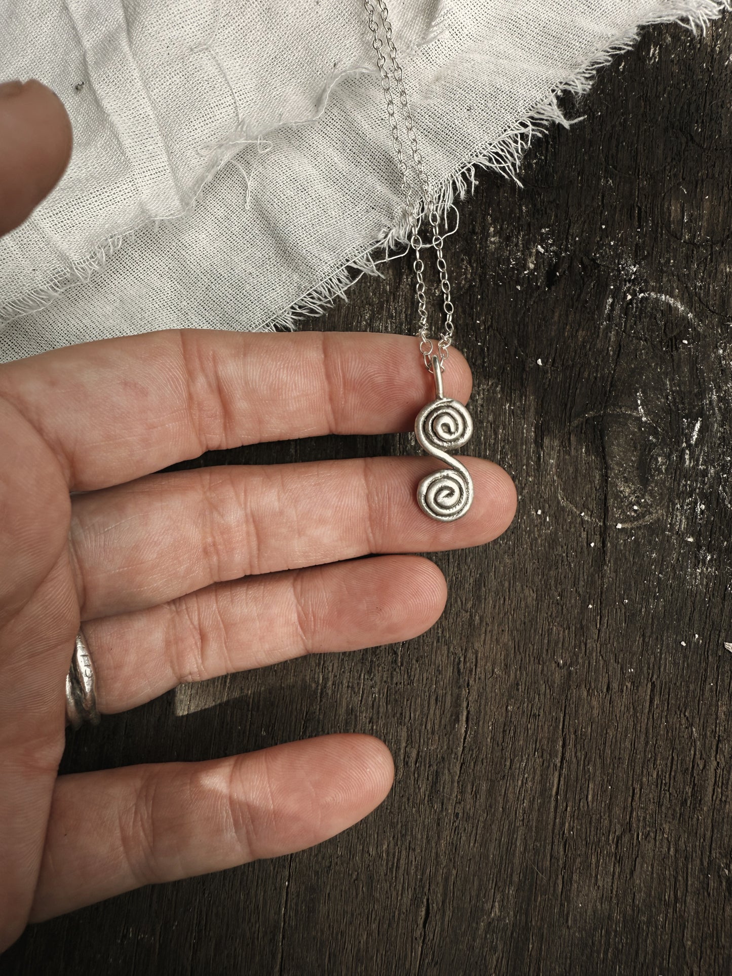 ECHO PENDANT