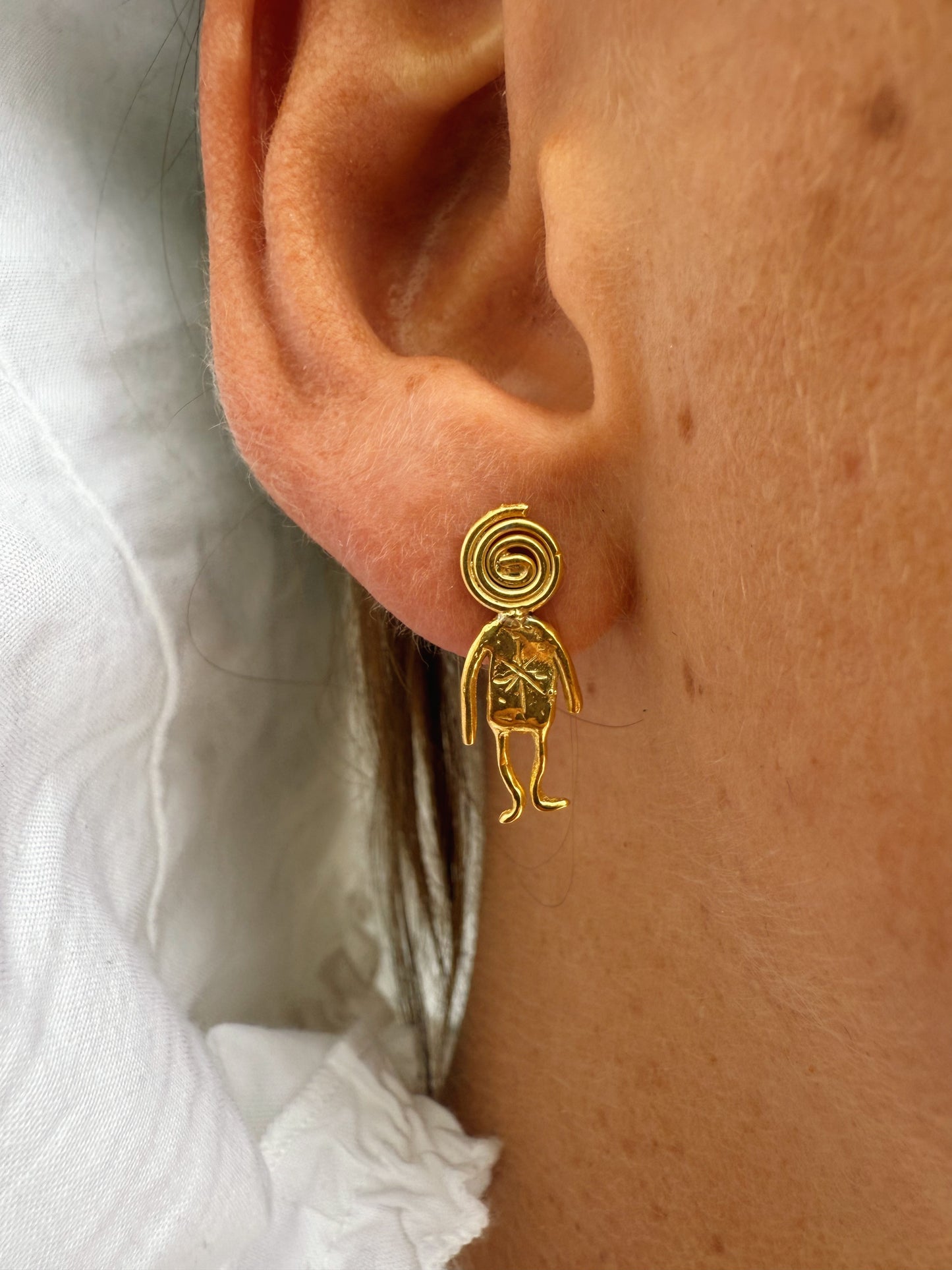 DIZZY MAN STUDS GOLD