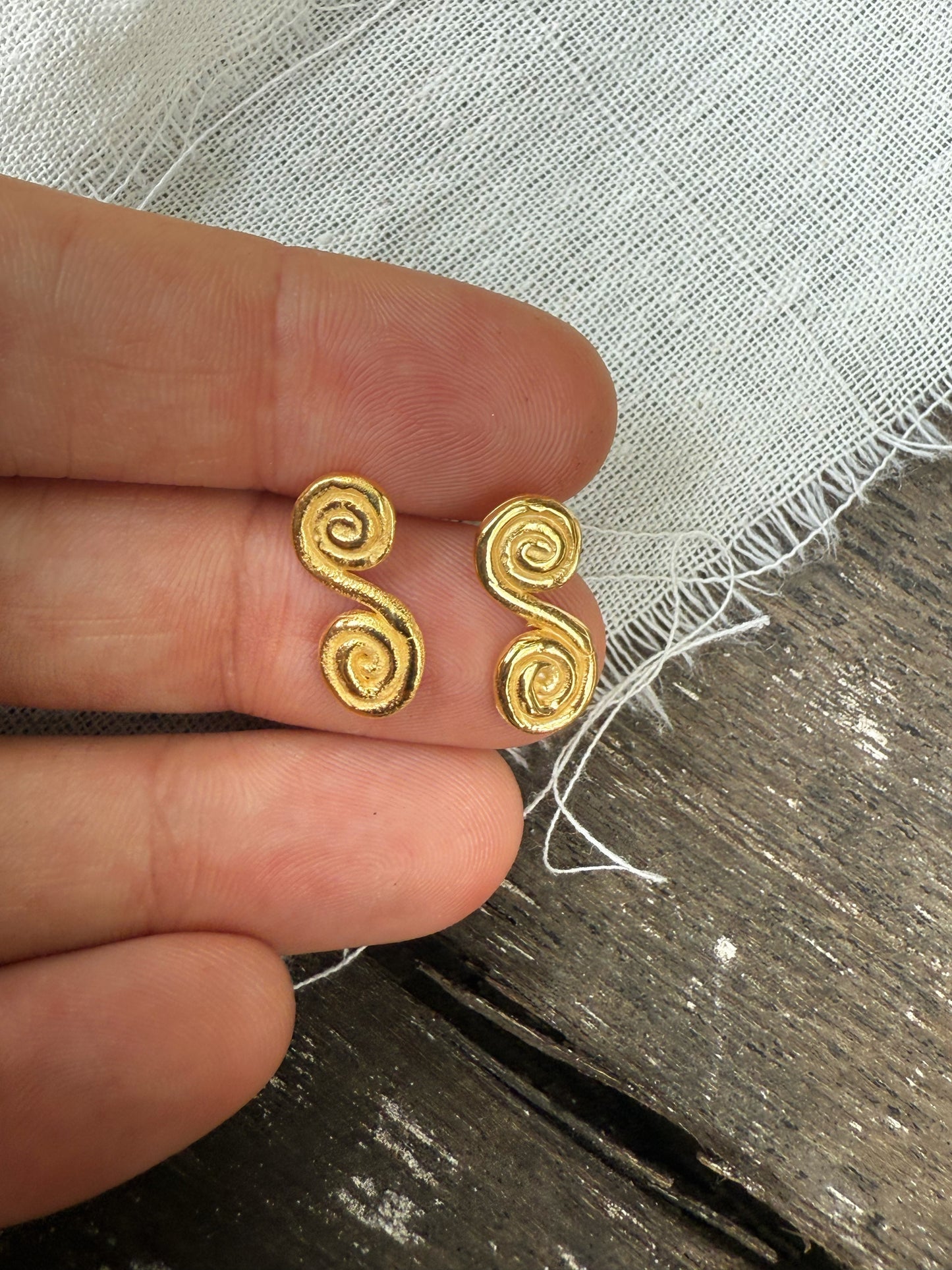 ECHO EARRINGS GOLD