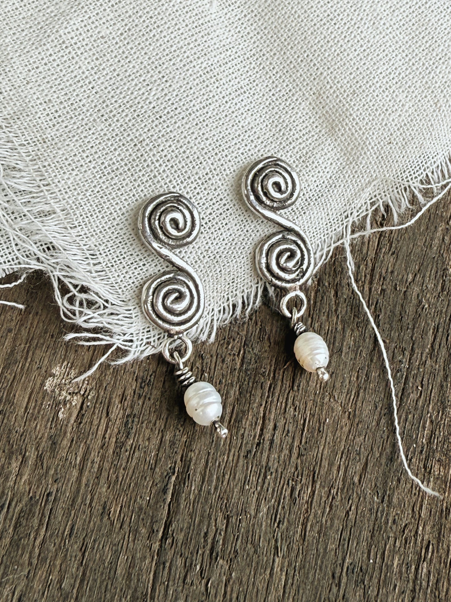 ECHO DRIP EARRINGS
