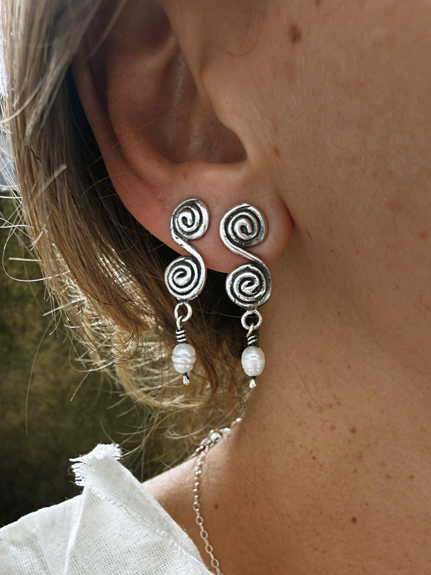 ECHO DRIP EARRINGS