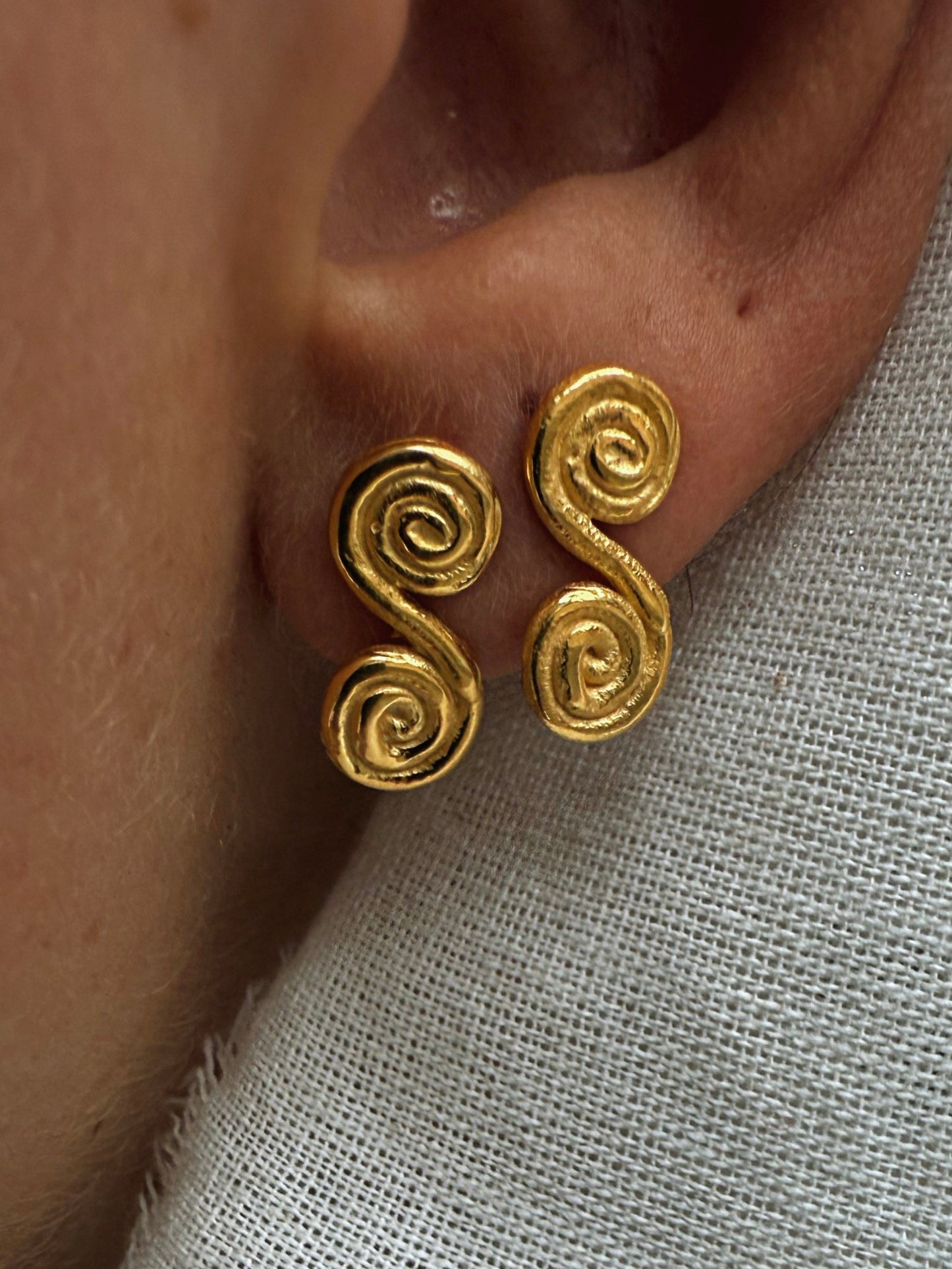 ECHO EARRINGS GOLD