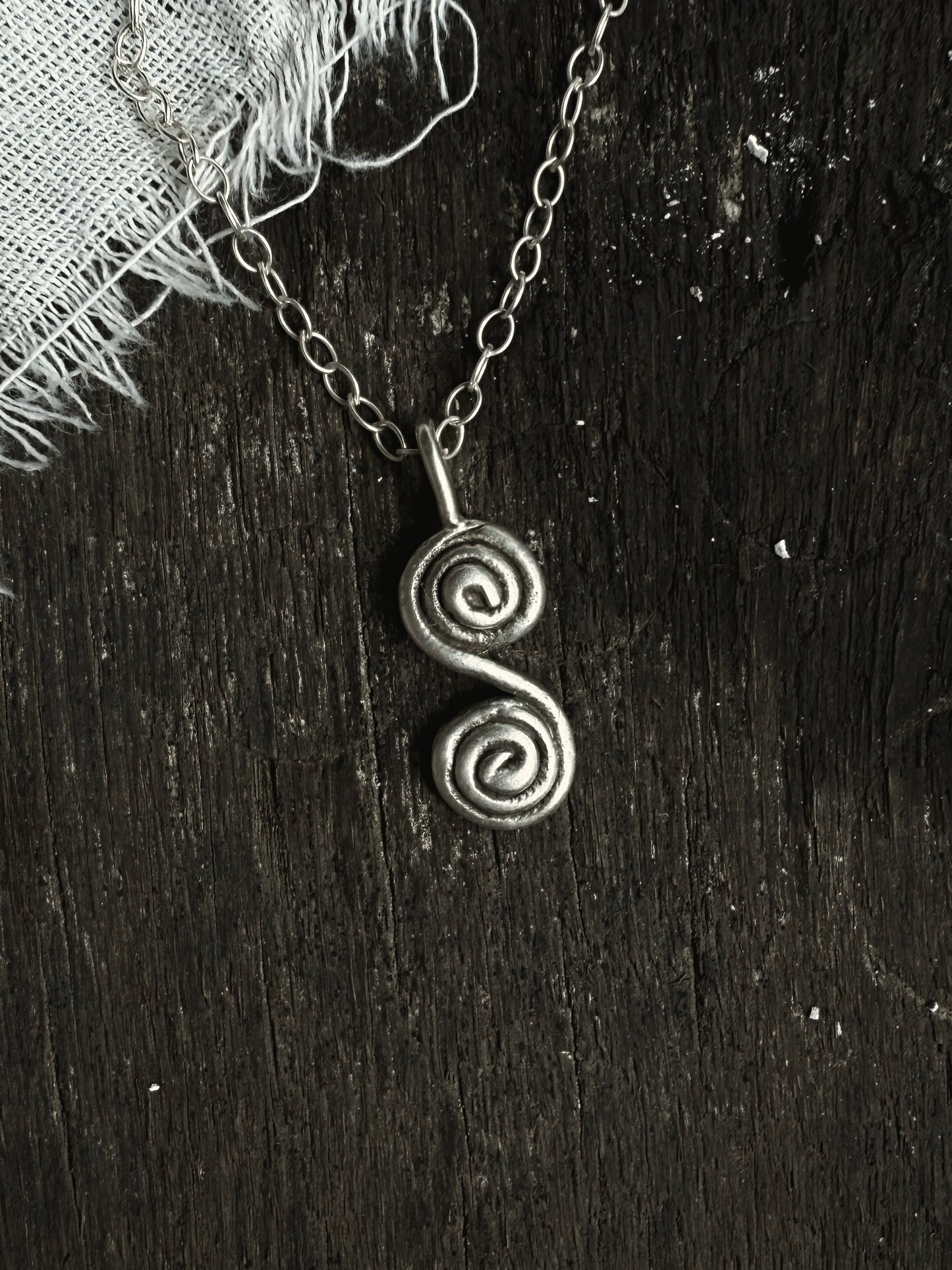 ECHO PENDANT