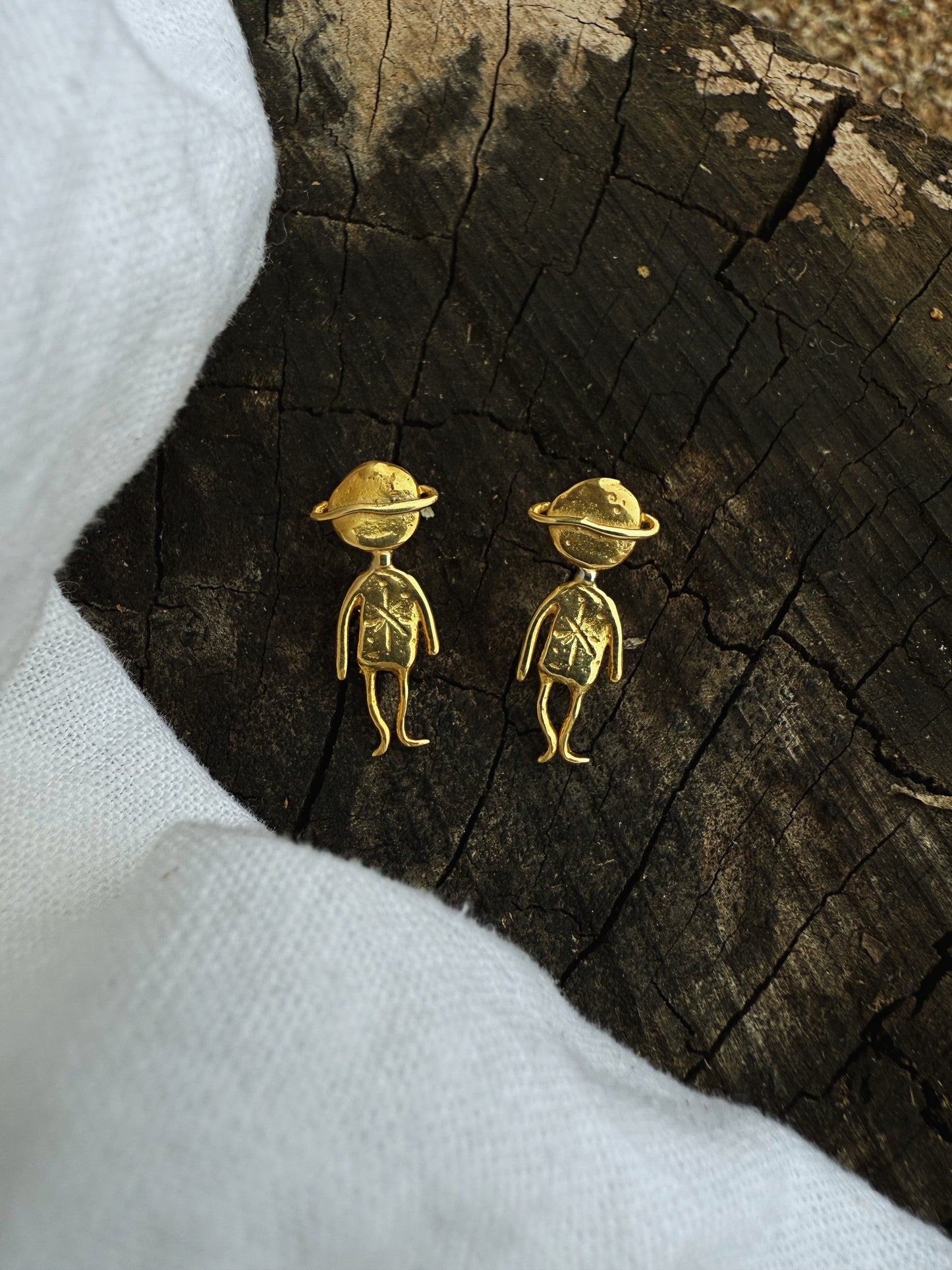 COSMO MAN STUD GOLD
