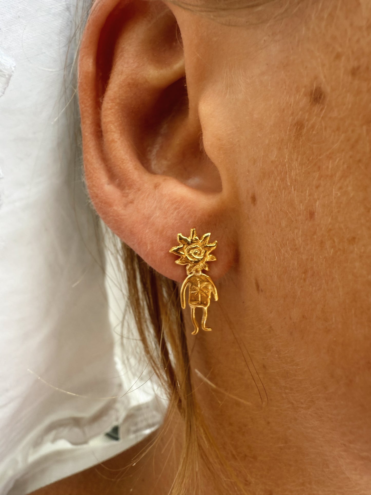 SUN MAN STUDS GOLD