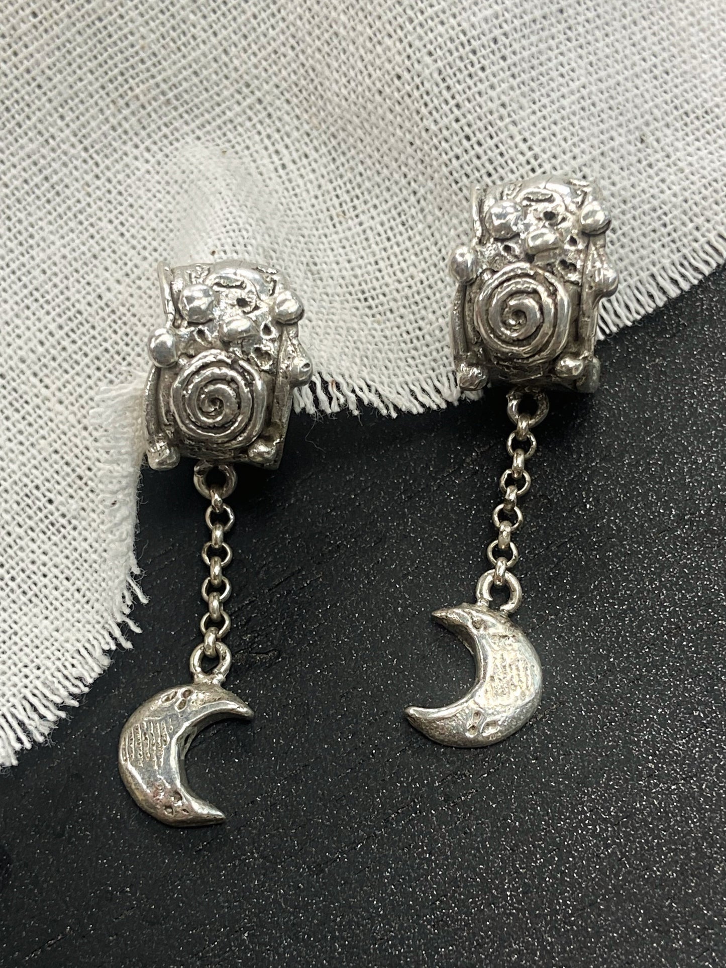 CINNAMON MOONS