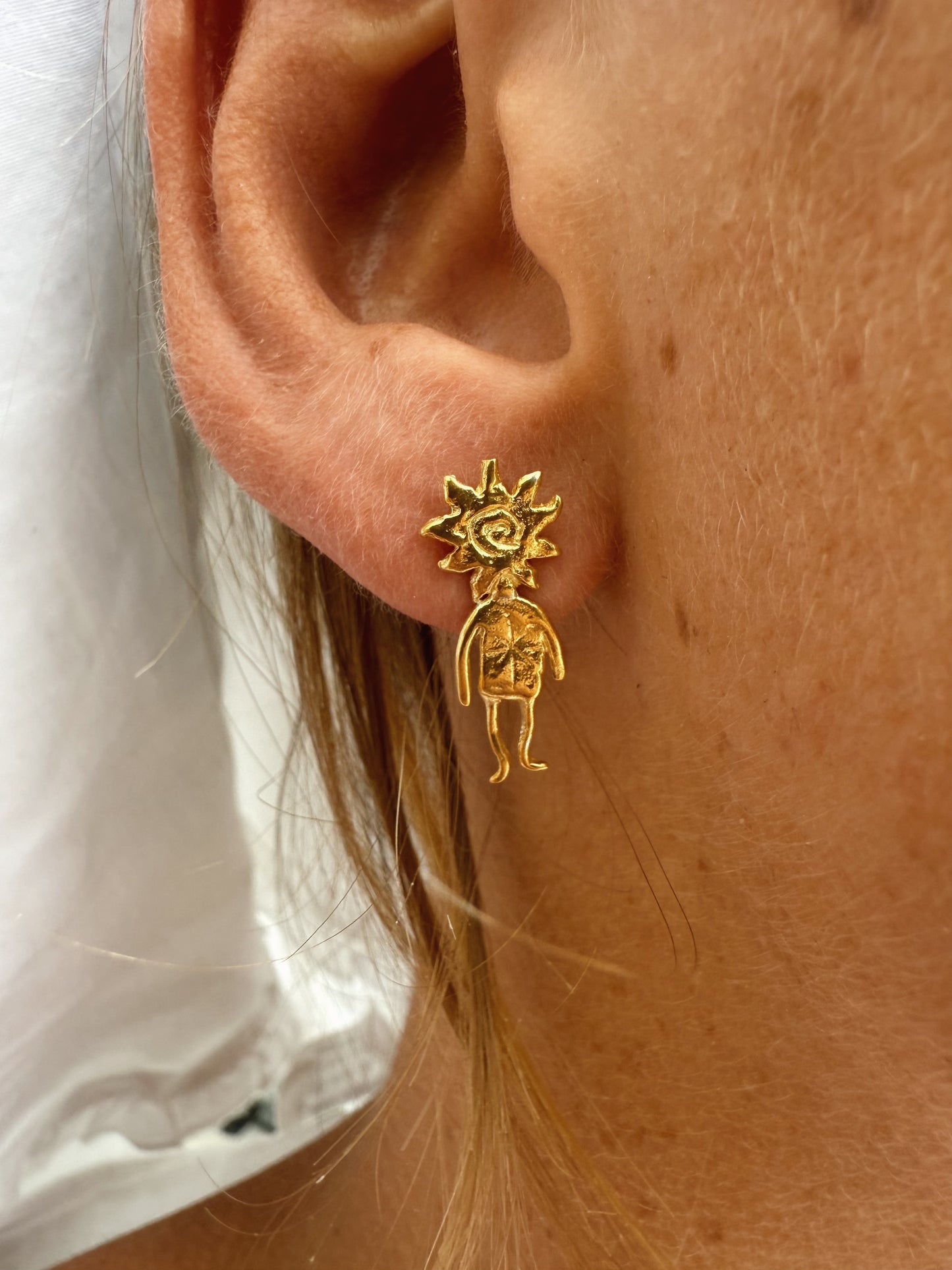 SUN MAN STUDS GOLD