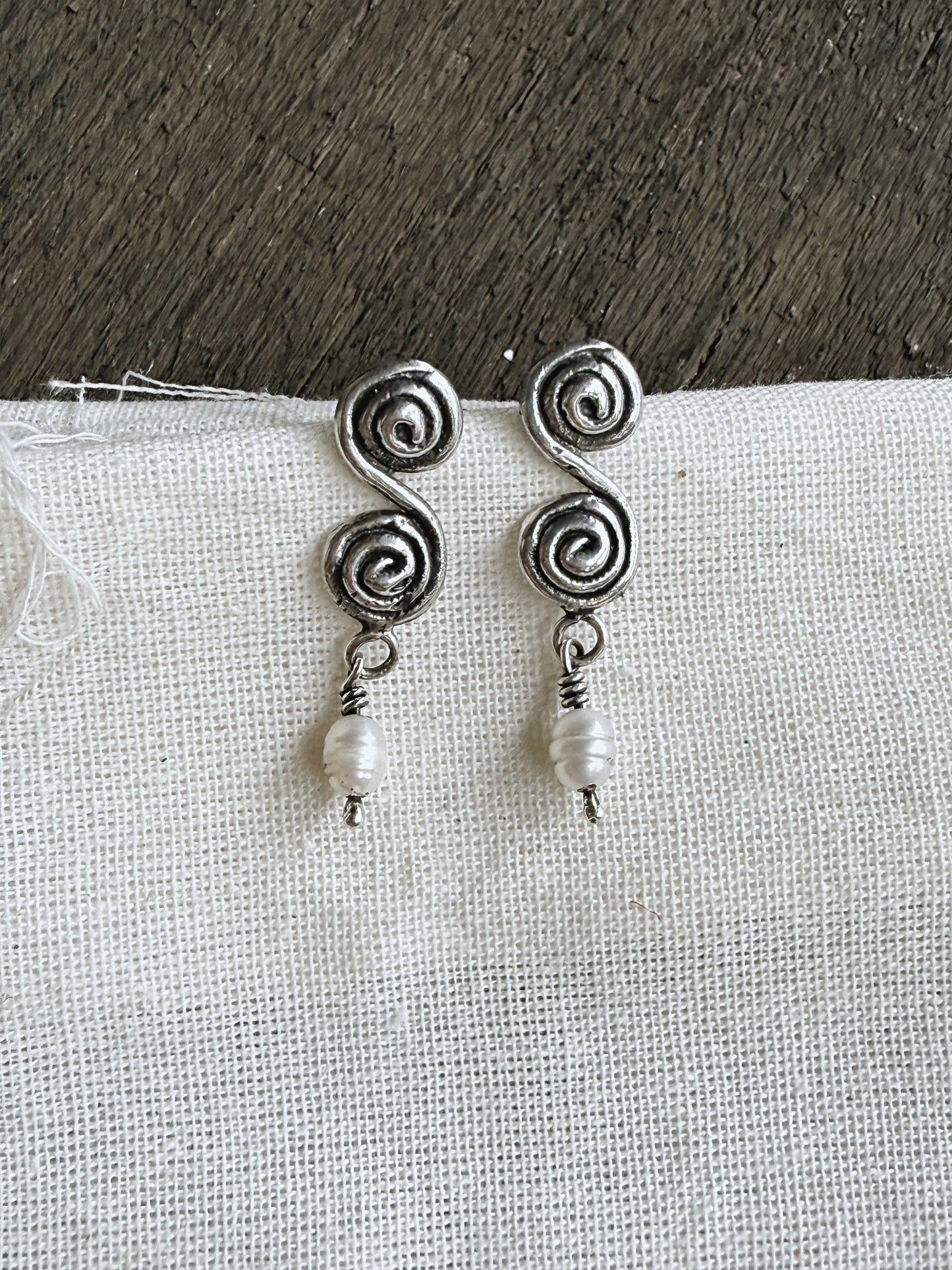 ECHO DRIP EARRINGS