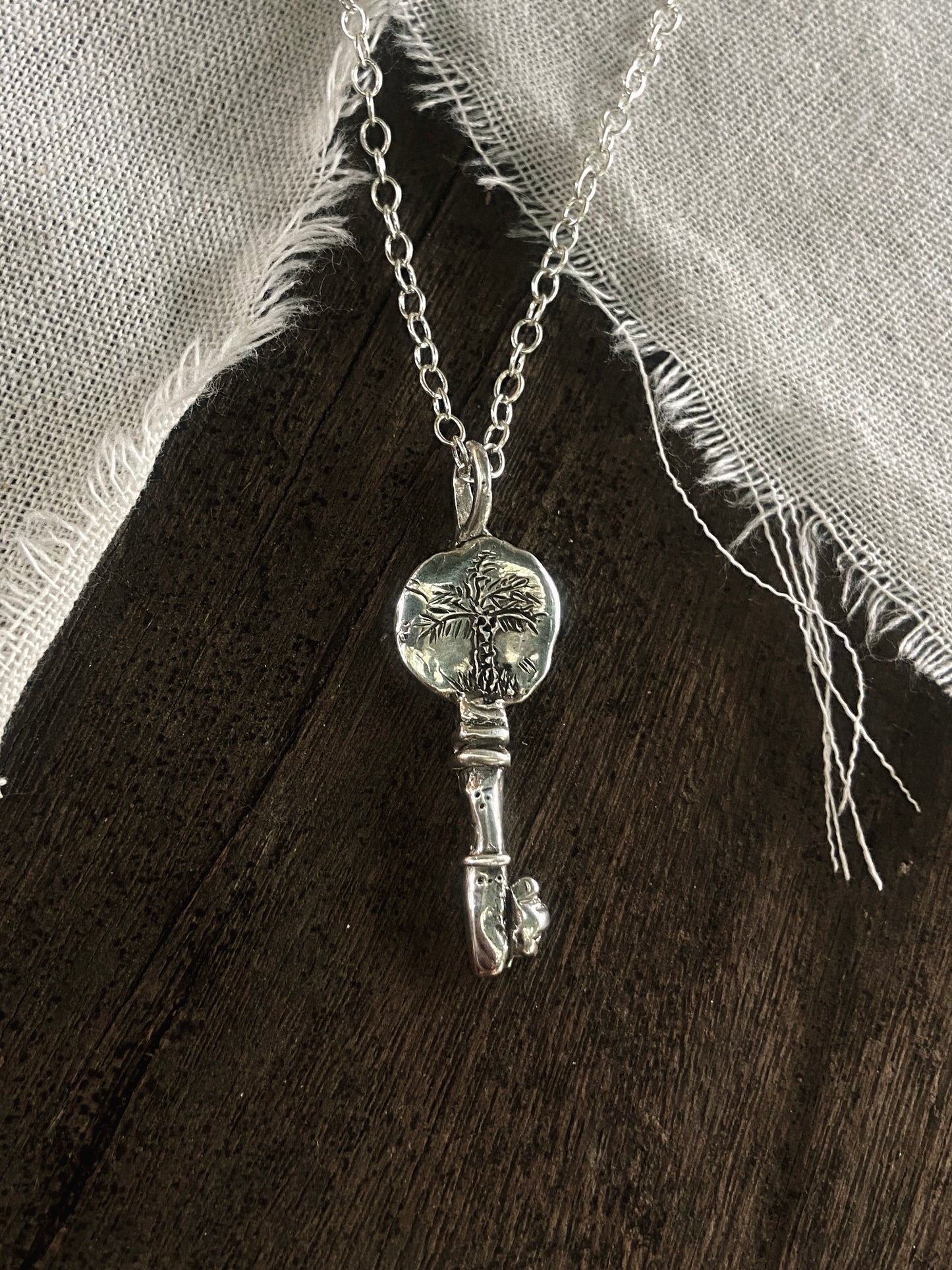 TIKI KEY