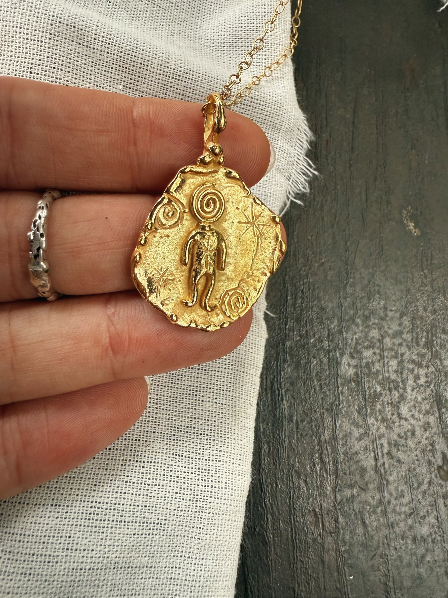 DIZZY MAN TOKEN GOLD