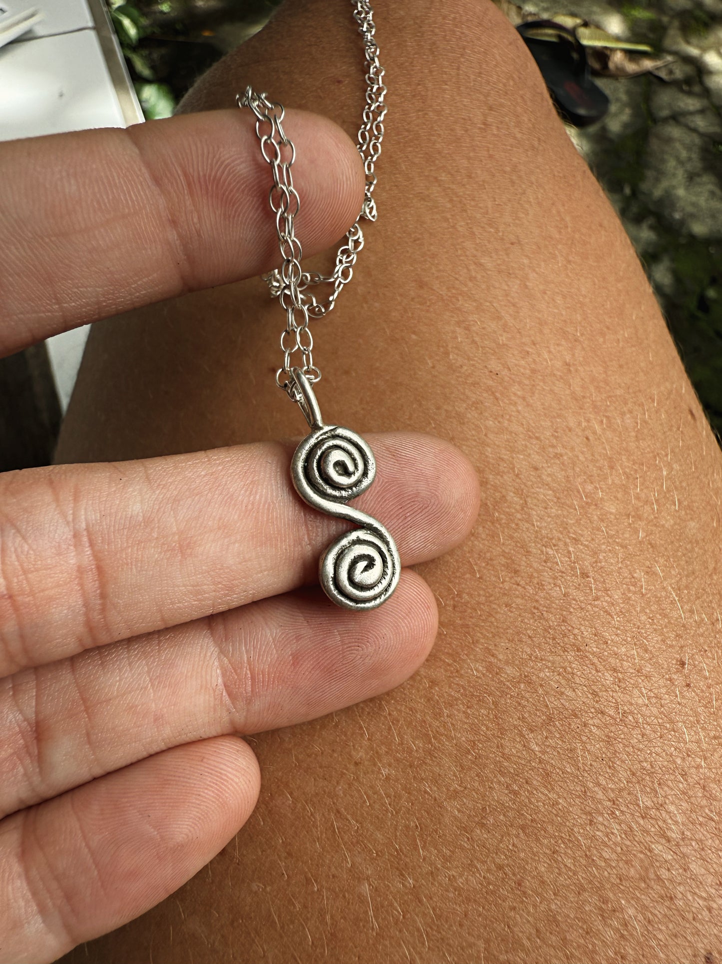 ECHO PENDANT