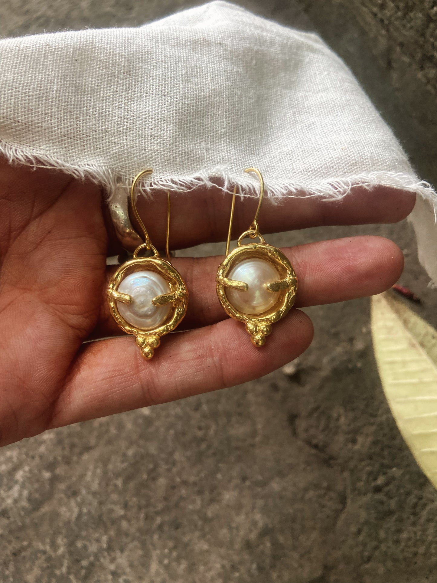BINDI earrings ✧ GOLD
