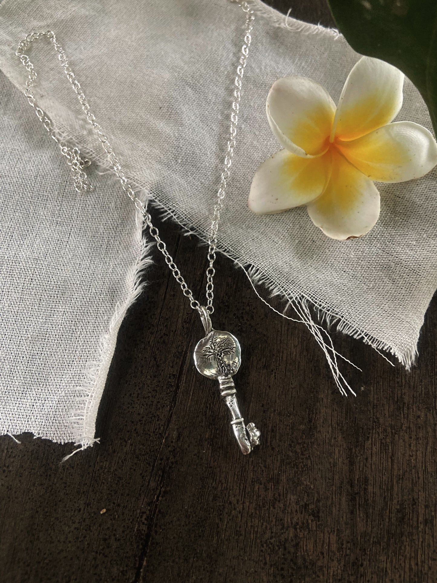 TIKI KEY