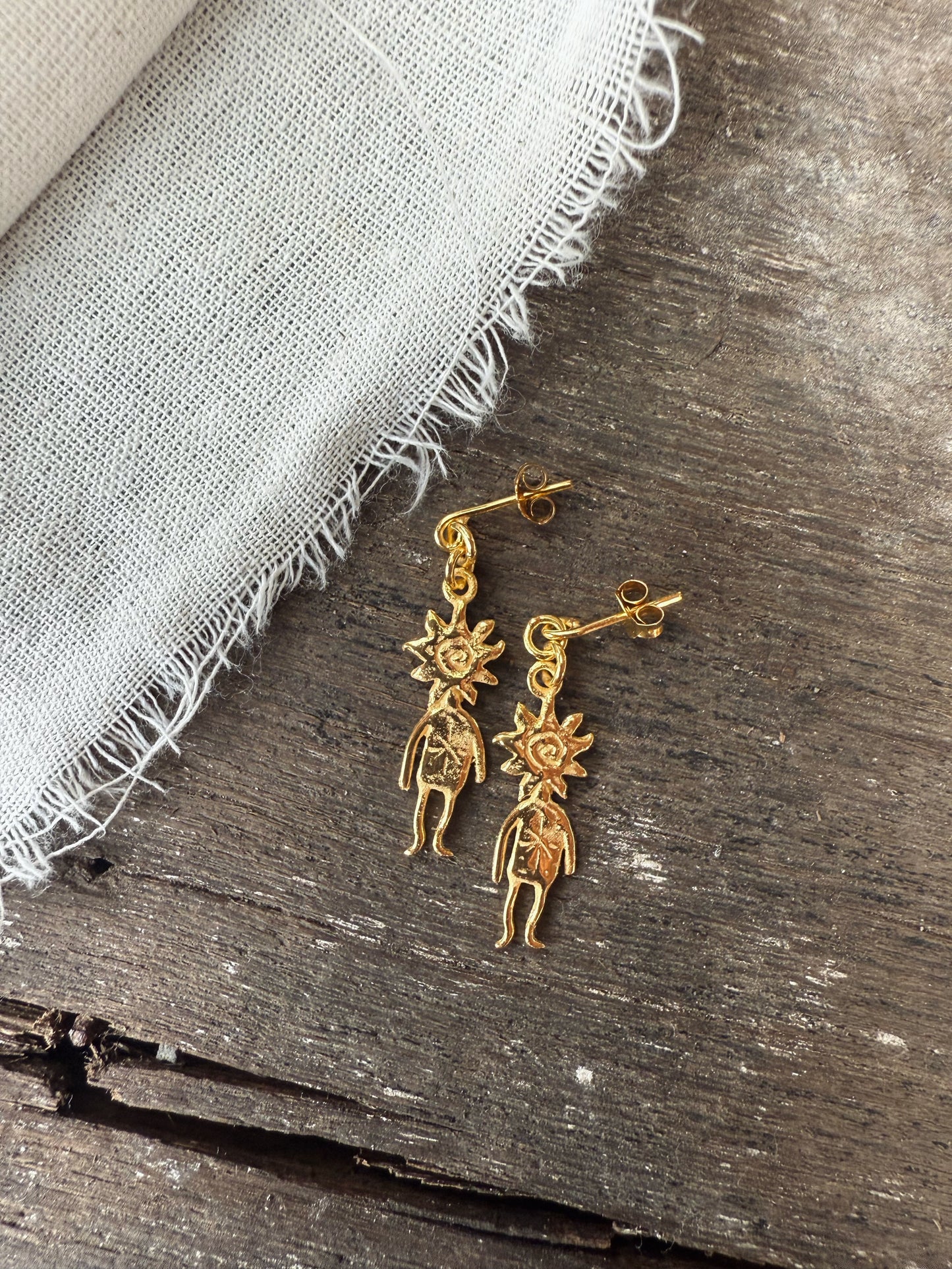 SUN MAN EARRINGS GOLD