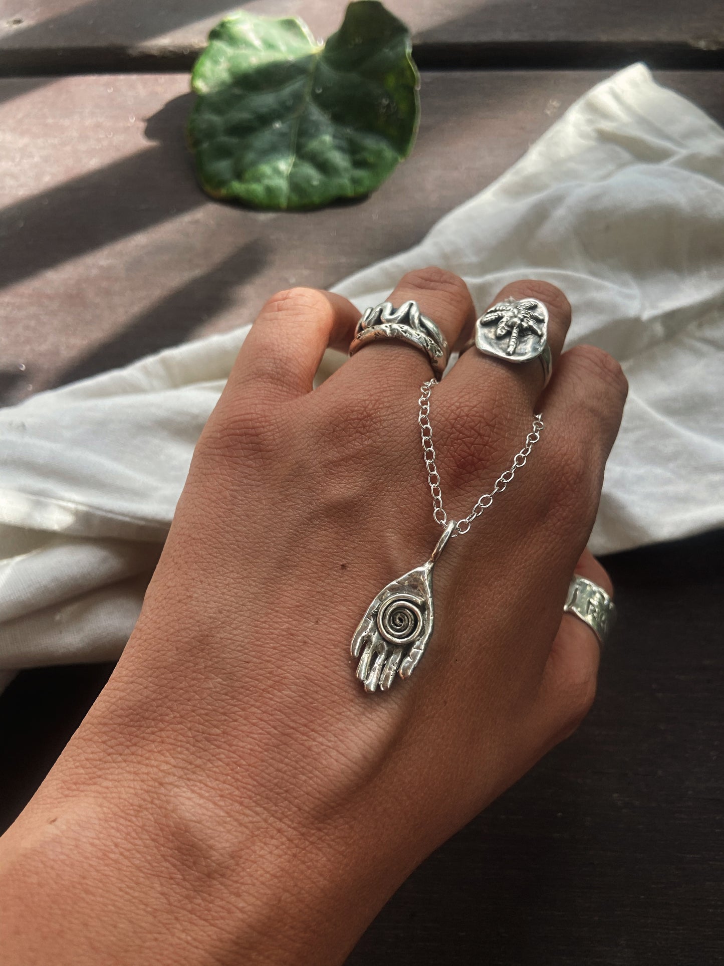 ARTIST PALM
