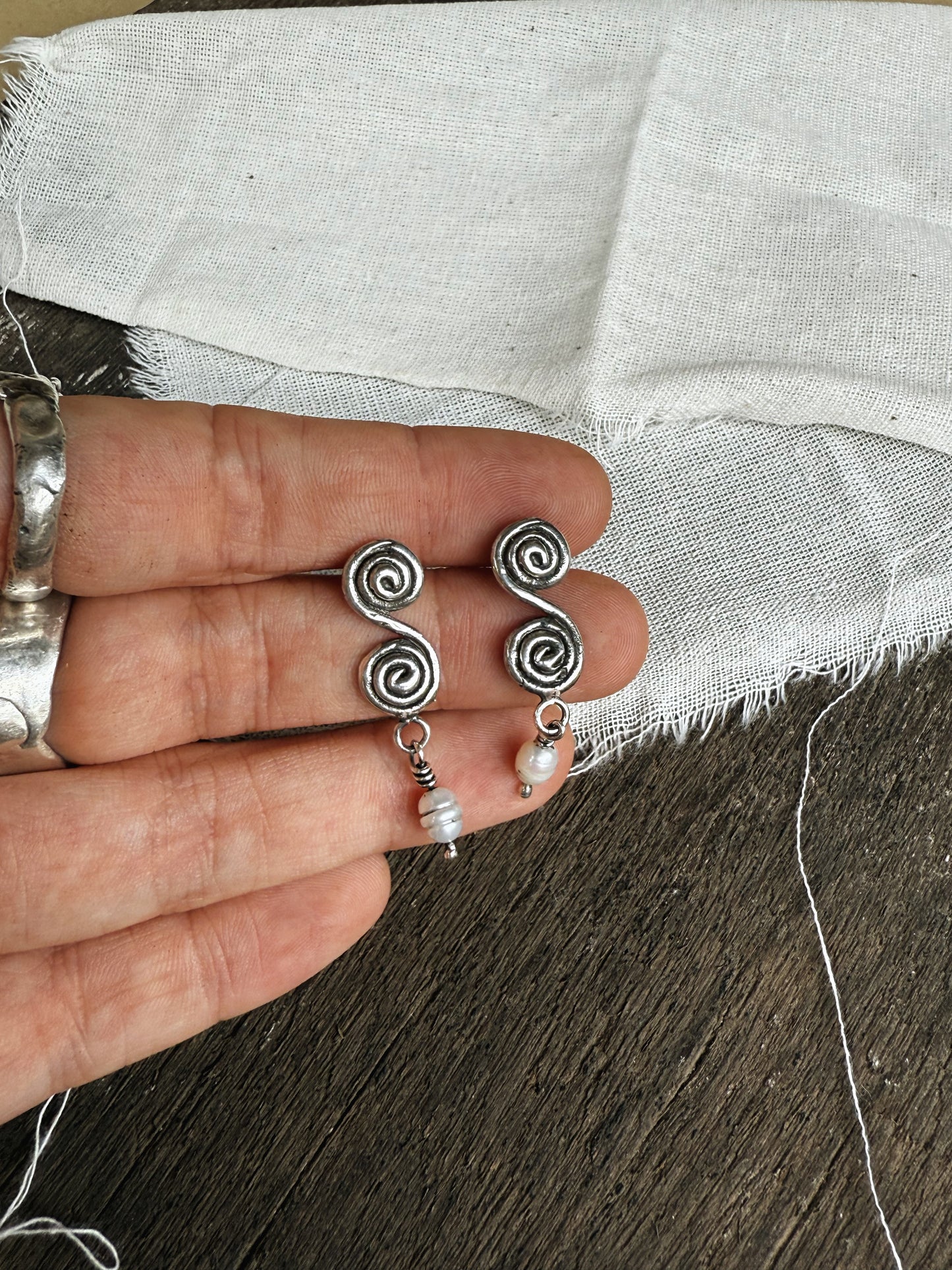 ECHO DRIP EARRINGS