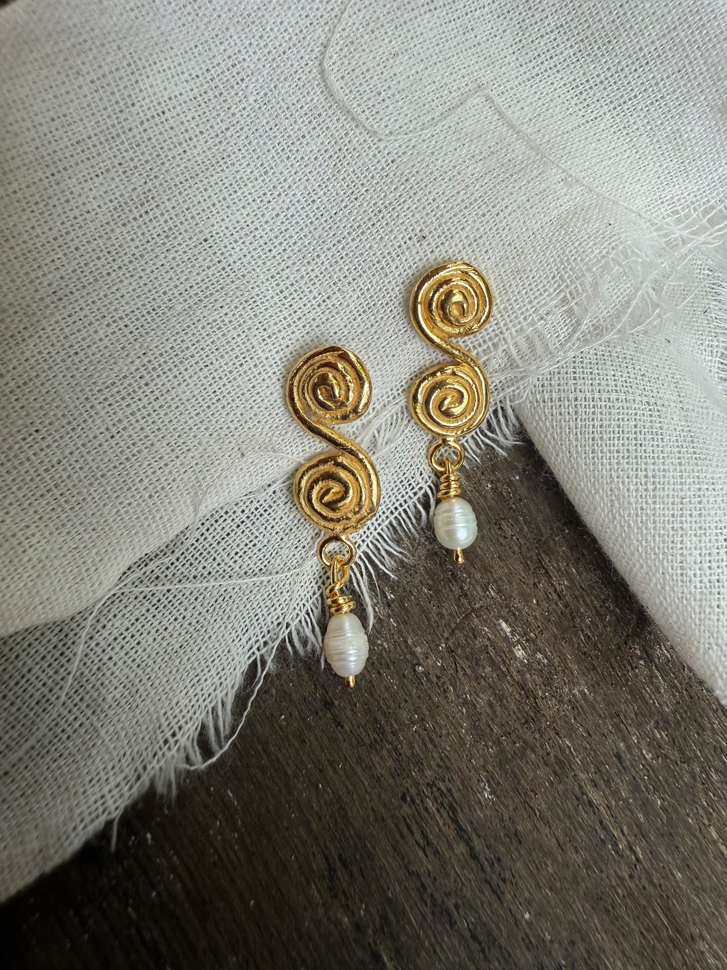 ECHO DRIP EARRINGS GOLD