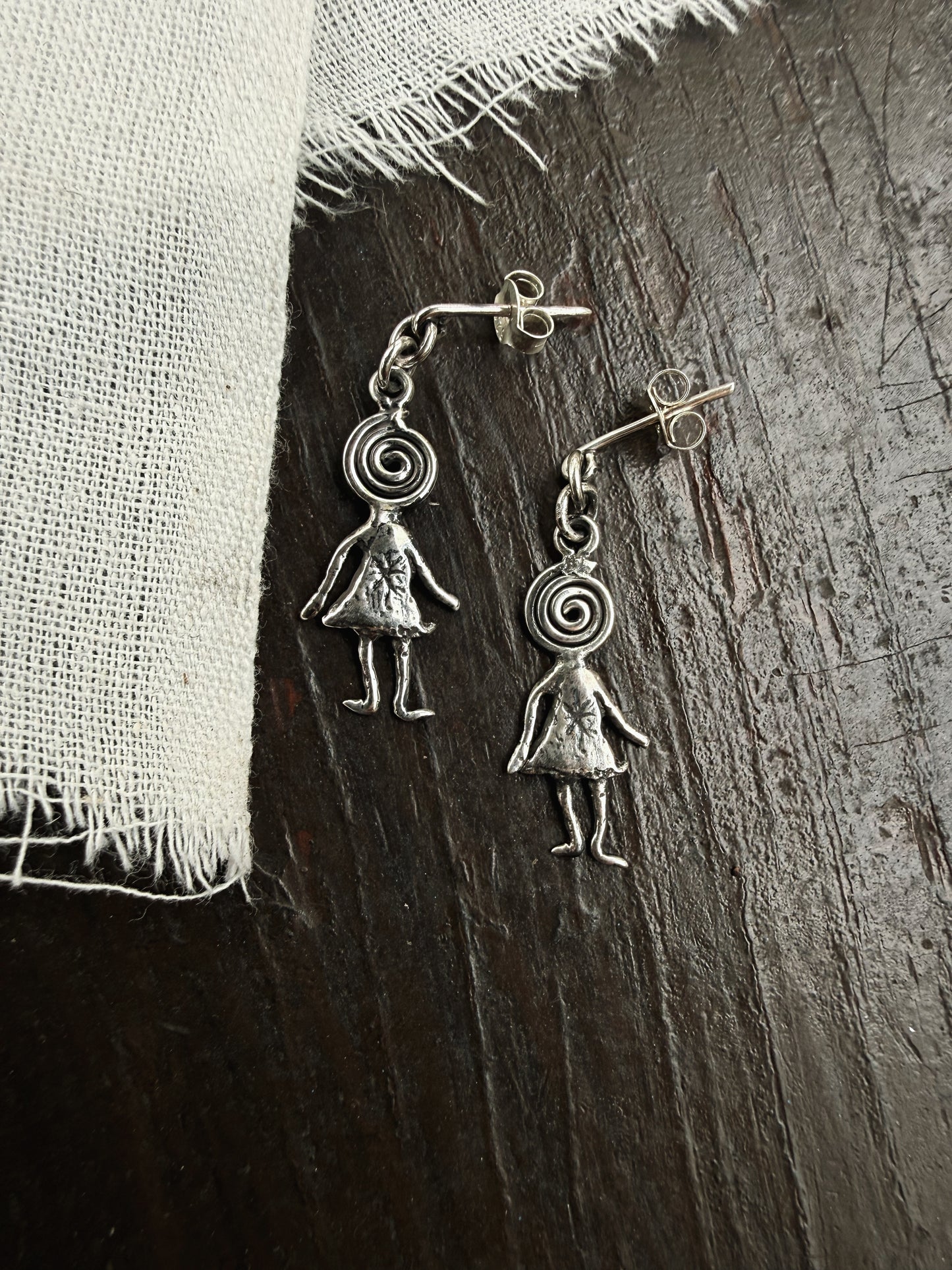 DIZZY GIRL EARRINGS