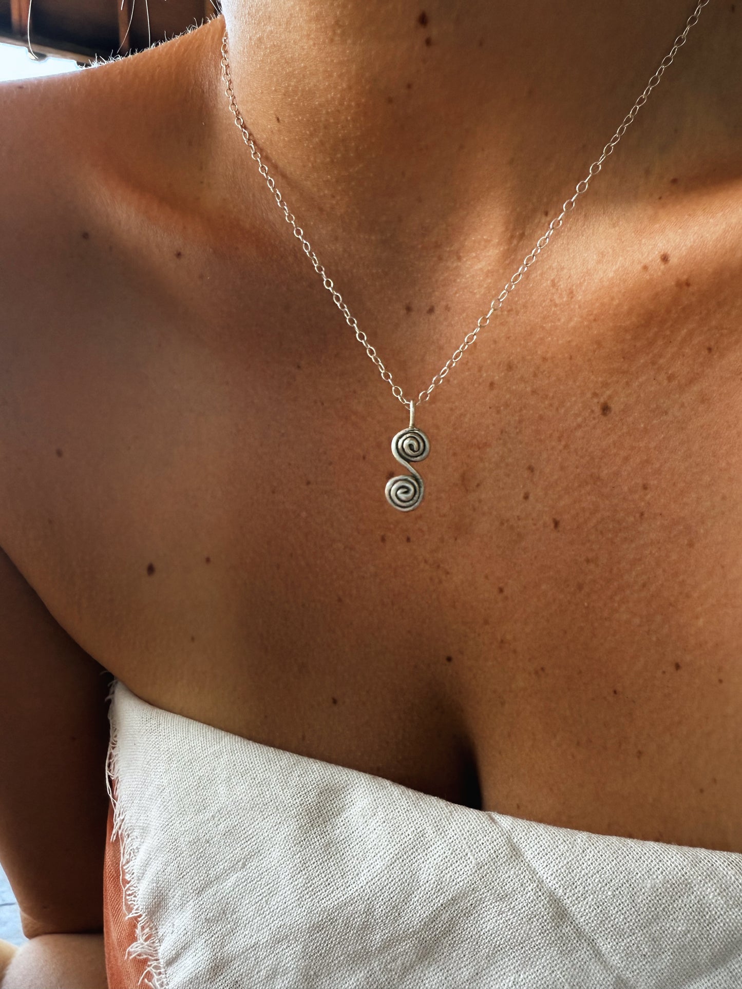 ECHO PENDANT