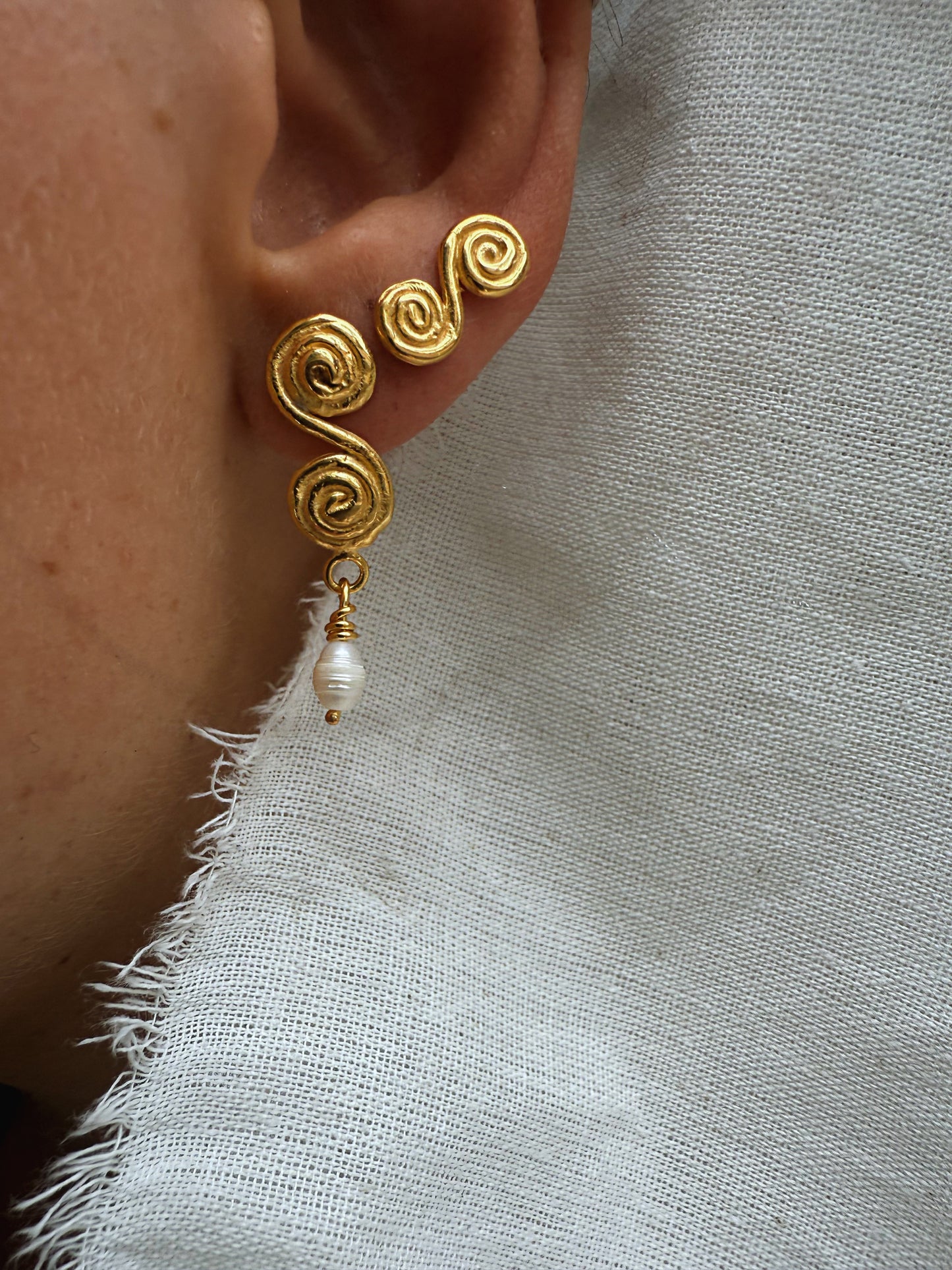 ECHO DRIP EARRINGS GOLD