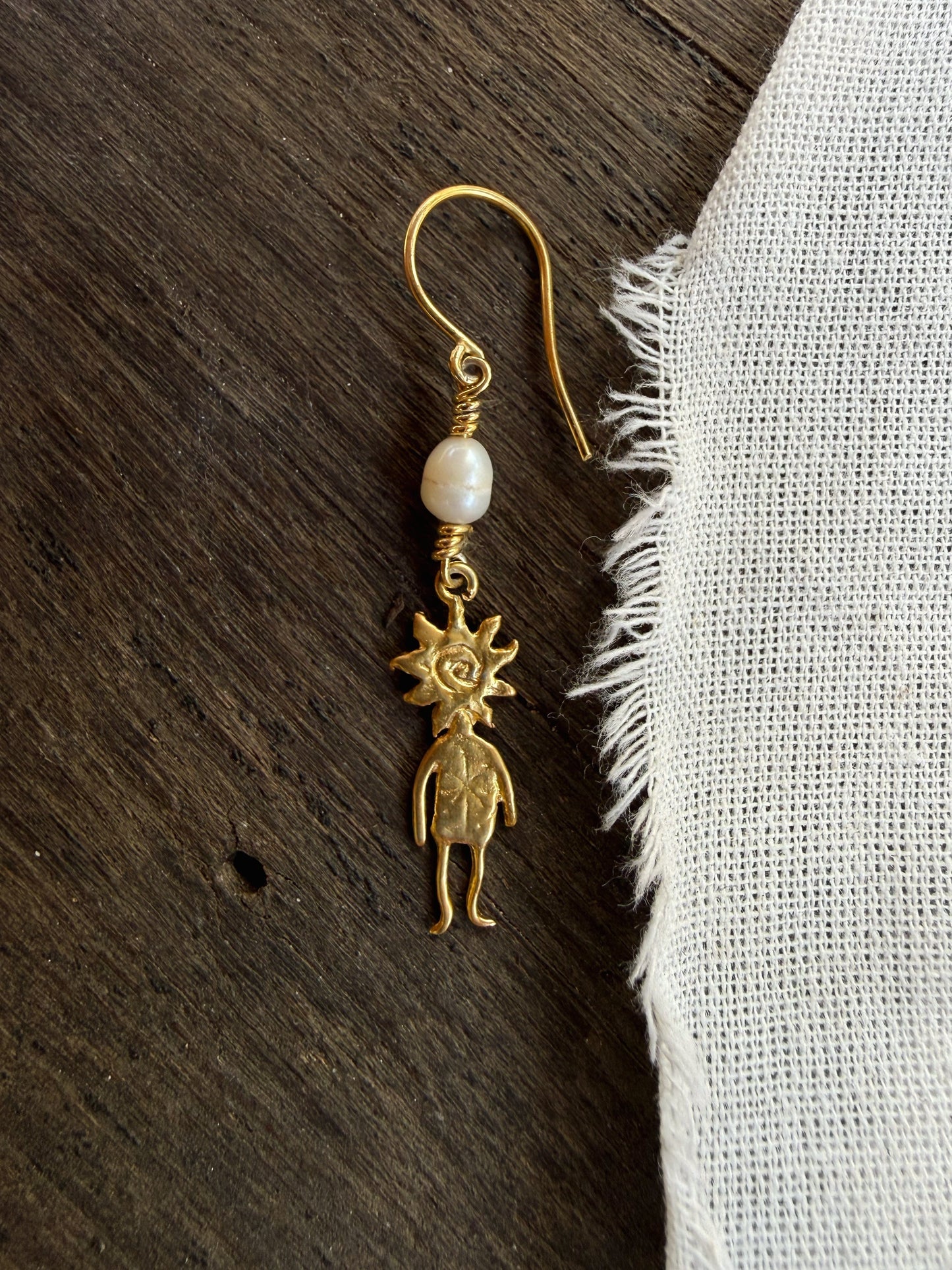 SUN MAN PEARL DROP GOLD