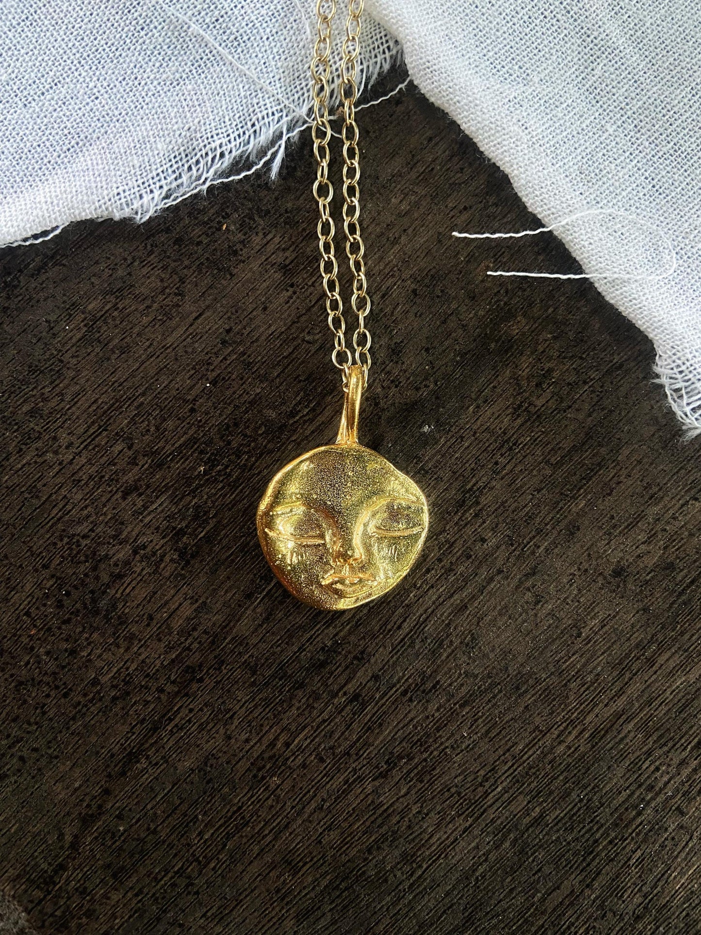 WHISPER GOLD