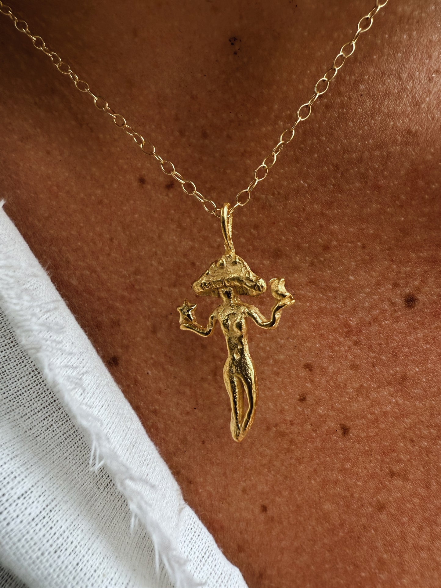 MYCELESTIA GOLD