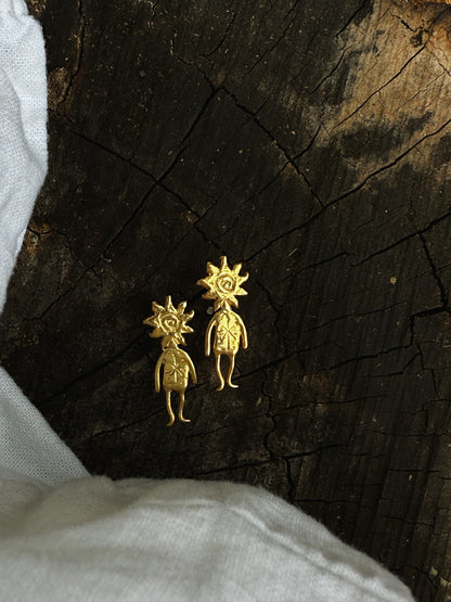 SUN MAN STUDS GOLD
