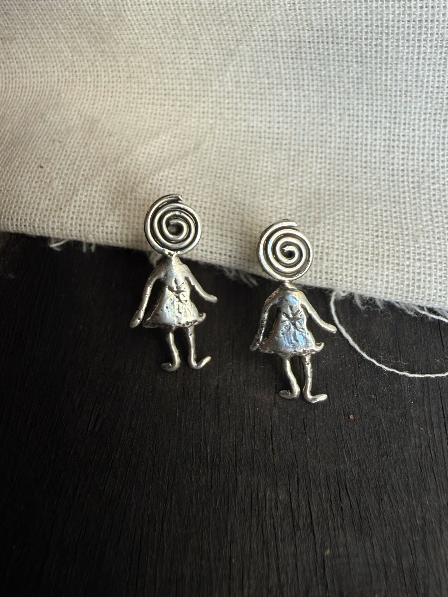 DIZZY GIRL STUDS
