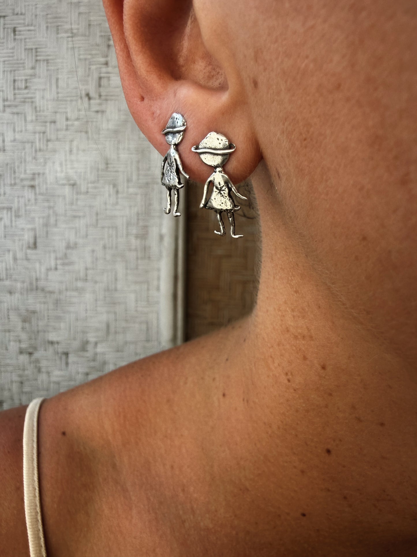 COSMO GIRL STUDS