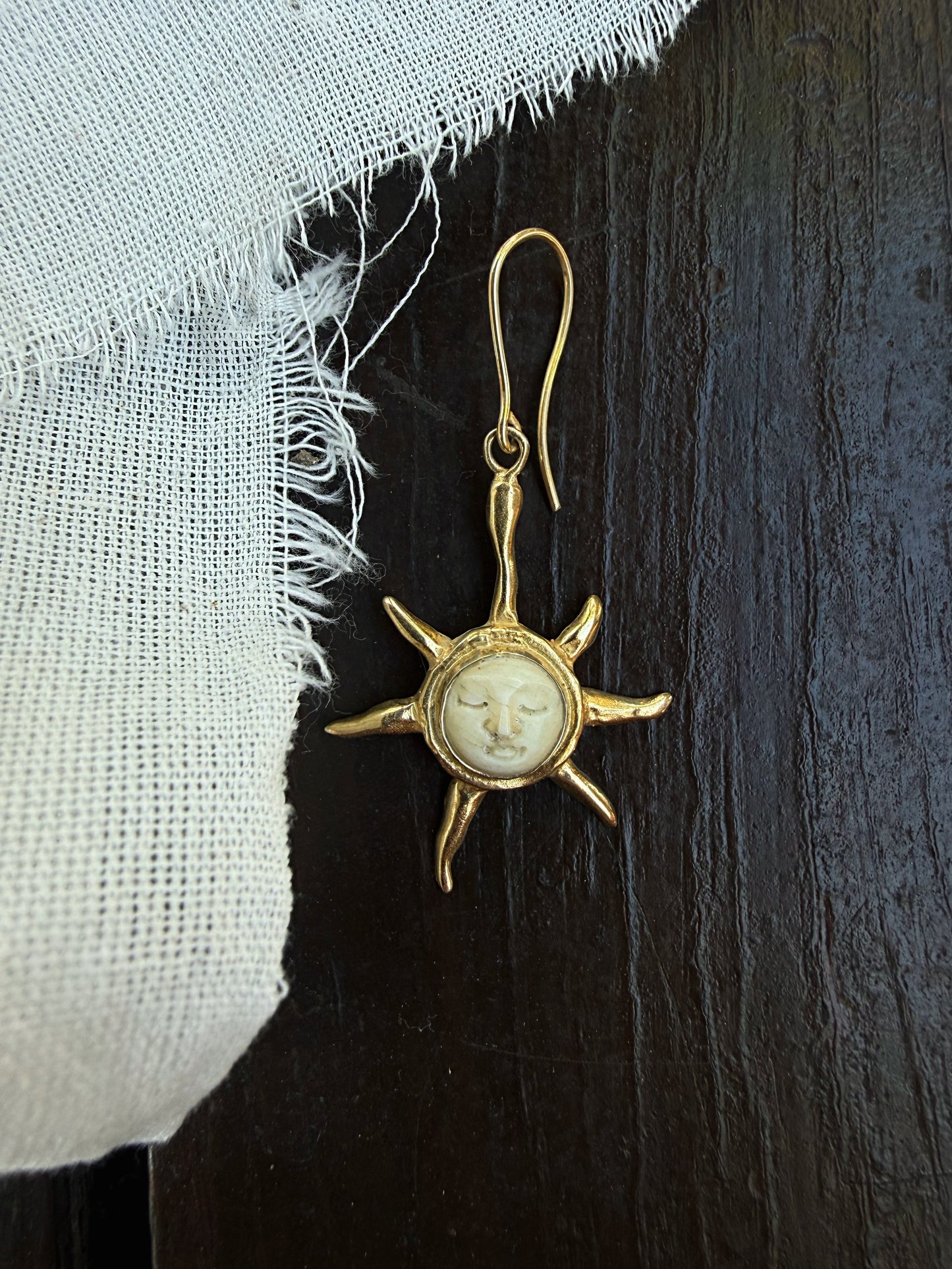 ZODIAC SUN GOLD