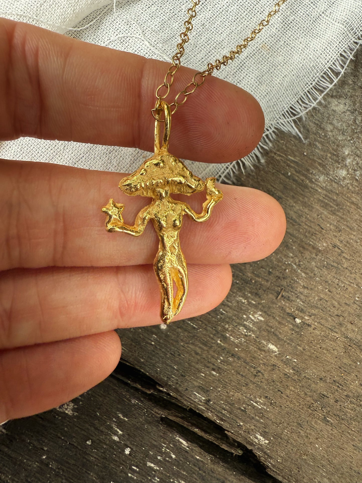 MYCELESTIA GOLD