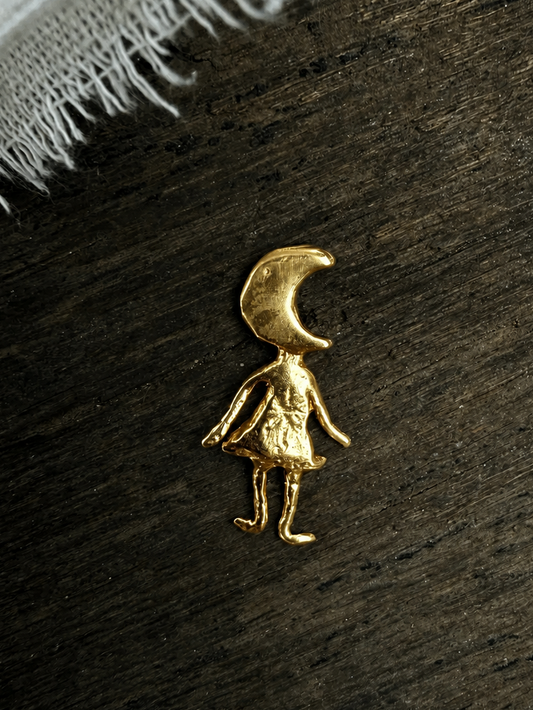 MOON GIRL STUD GOLD