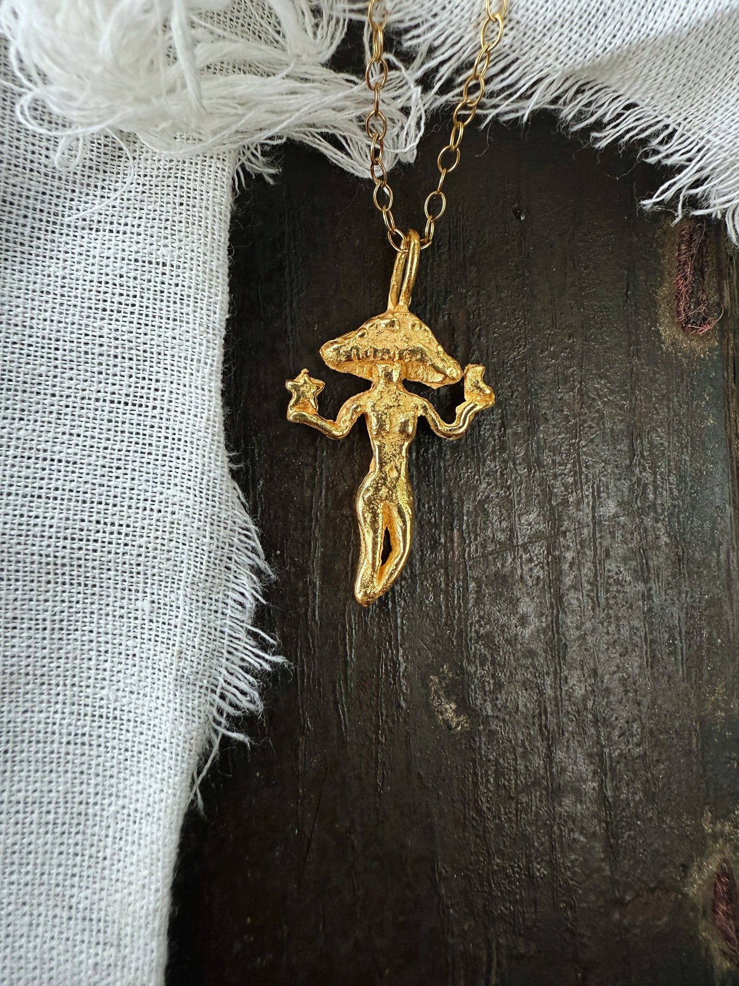 MYCELESTIA GOLD