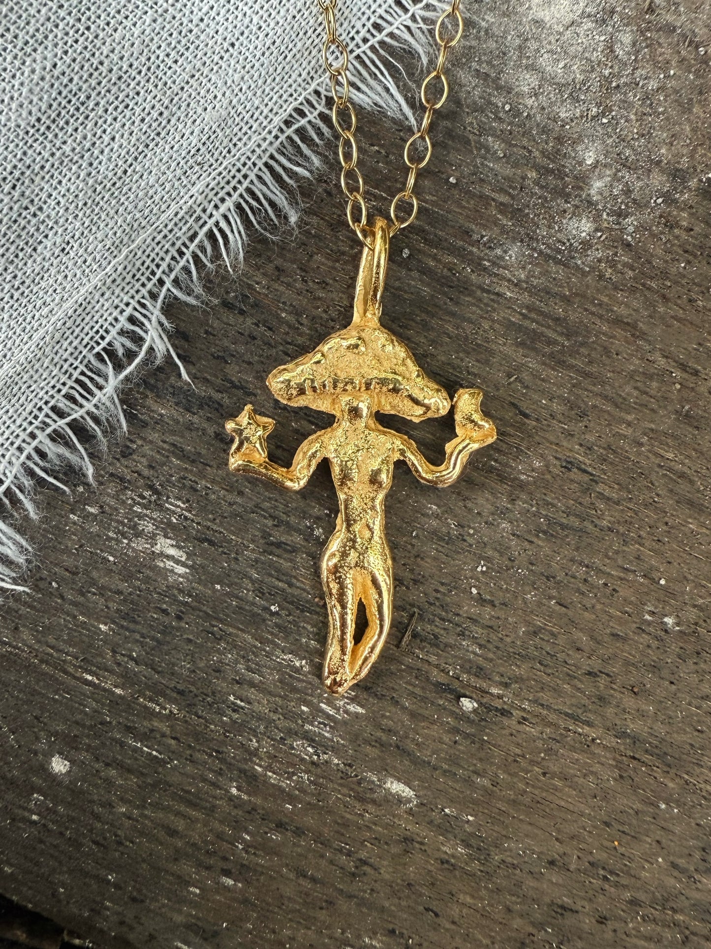 MYCELESTIA GOLD