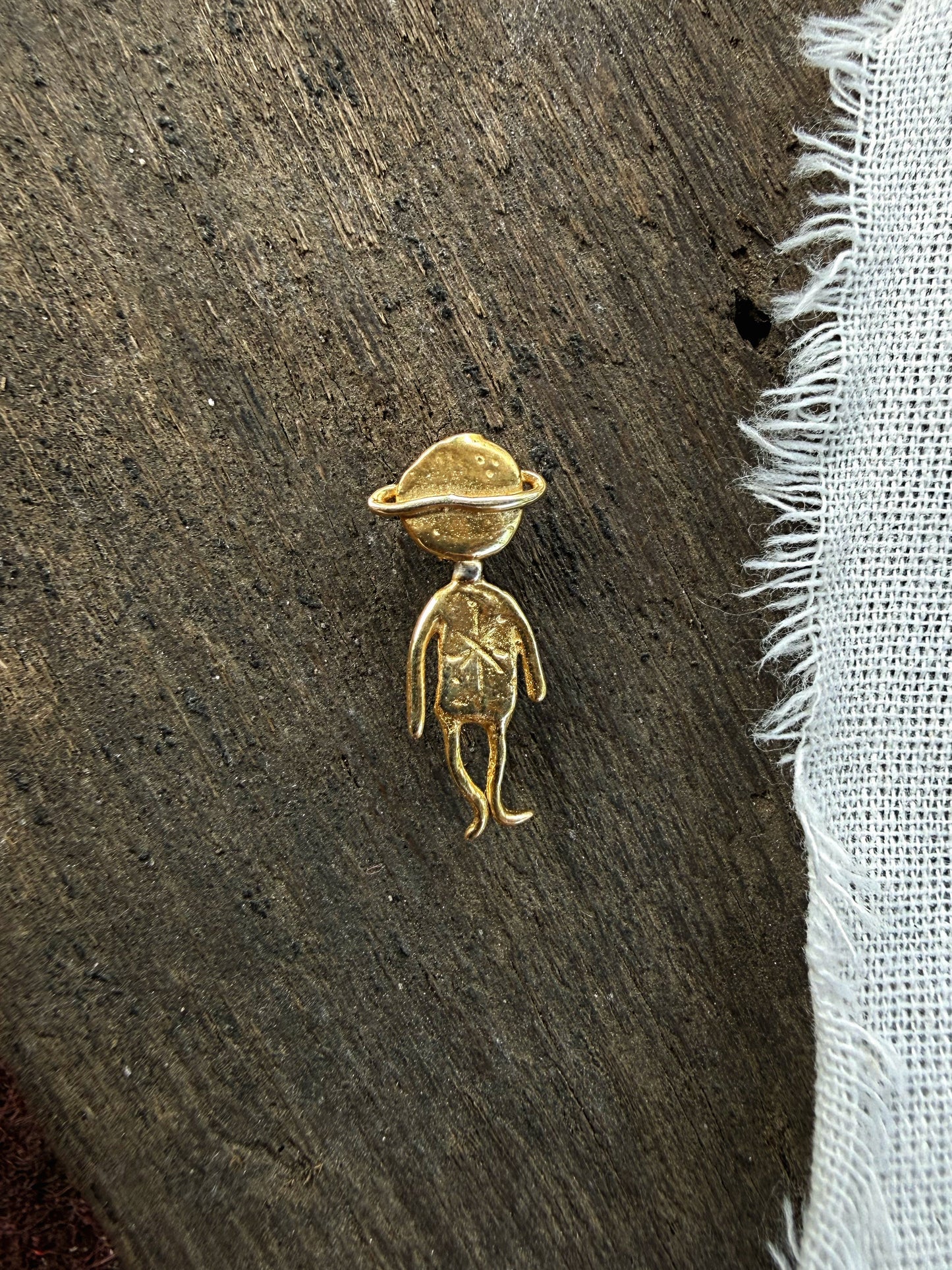 COSMO MAN STUD GOLD