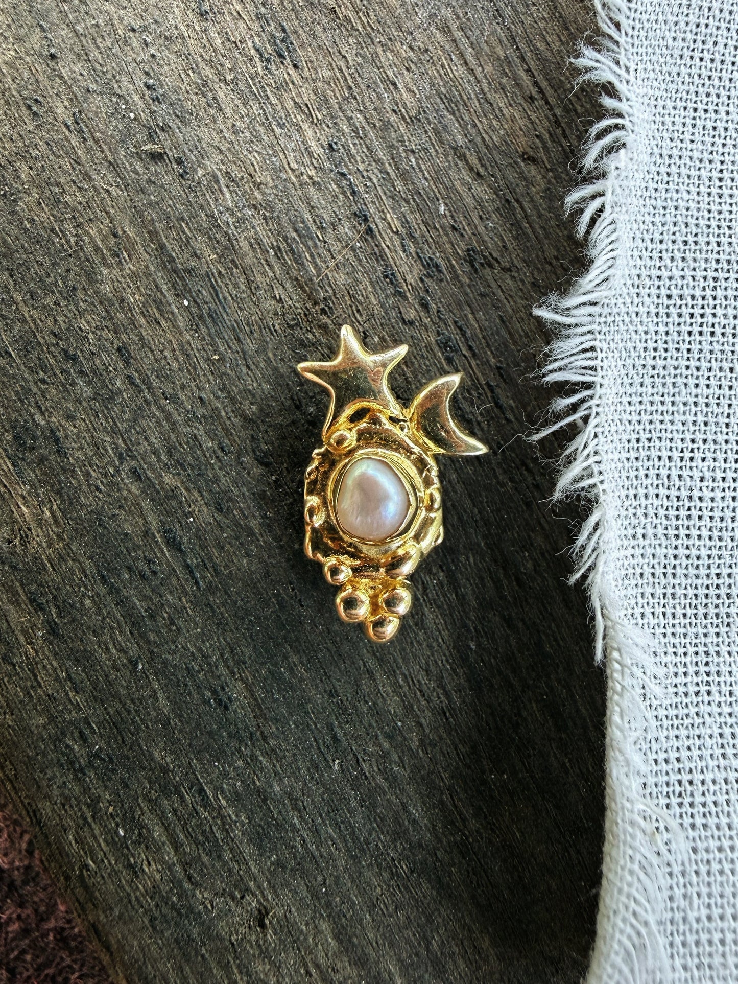 COSMIC CLUSTER GOLD