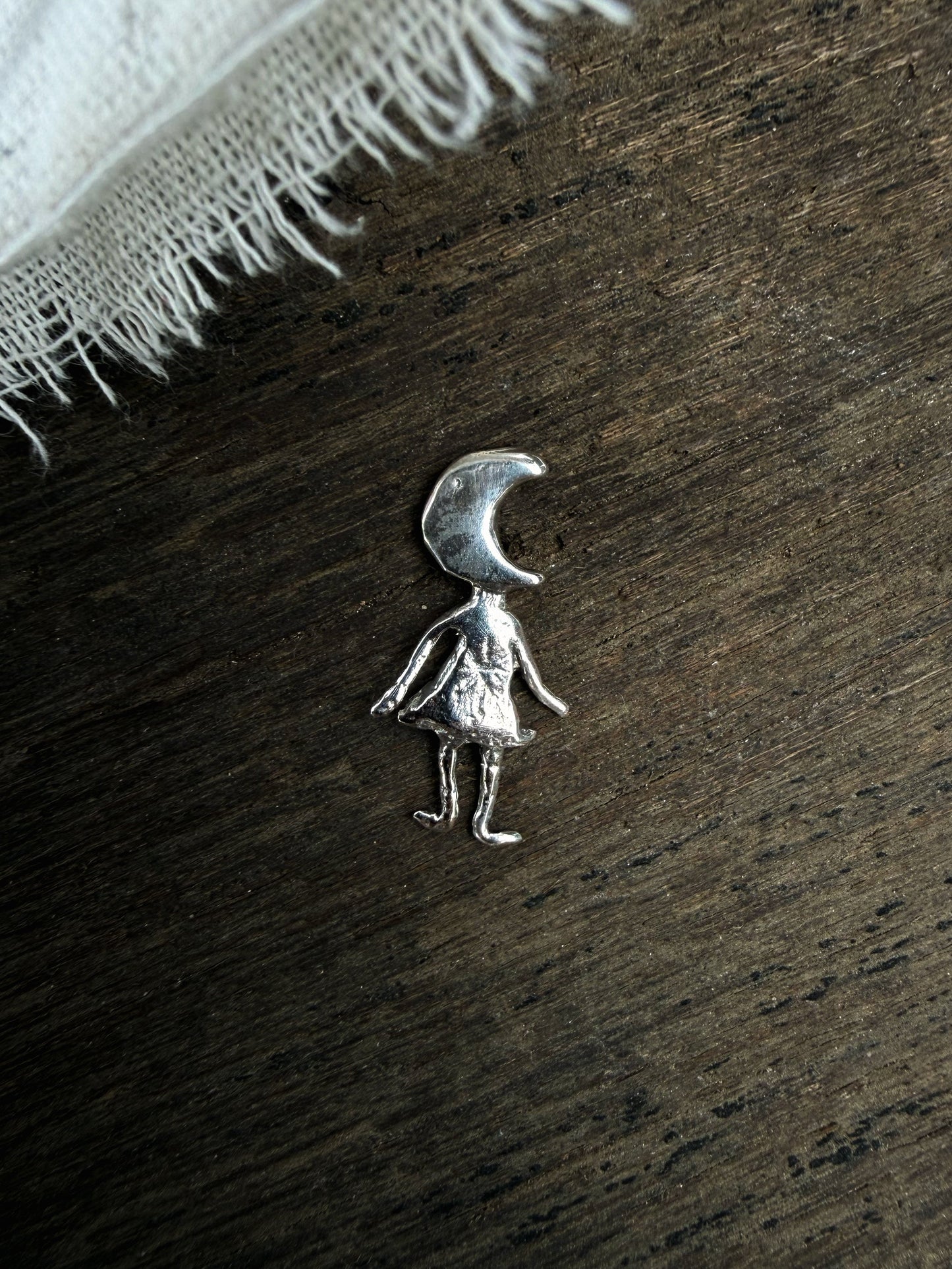 MOON GIRL STUD