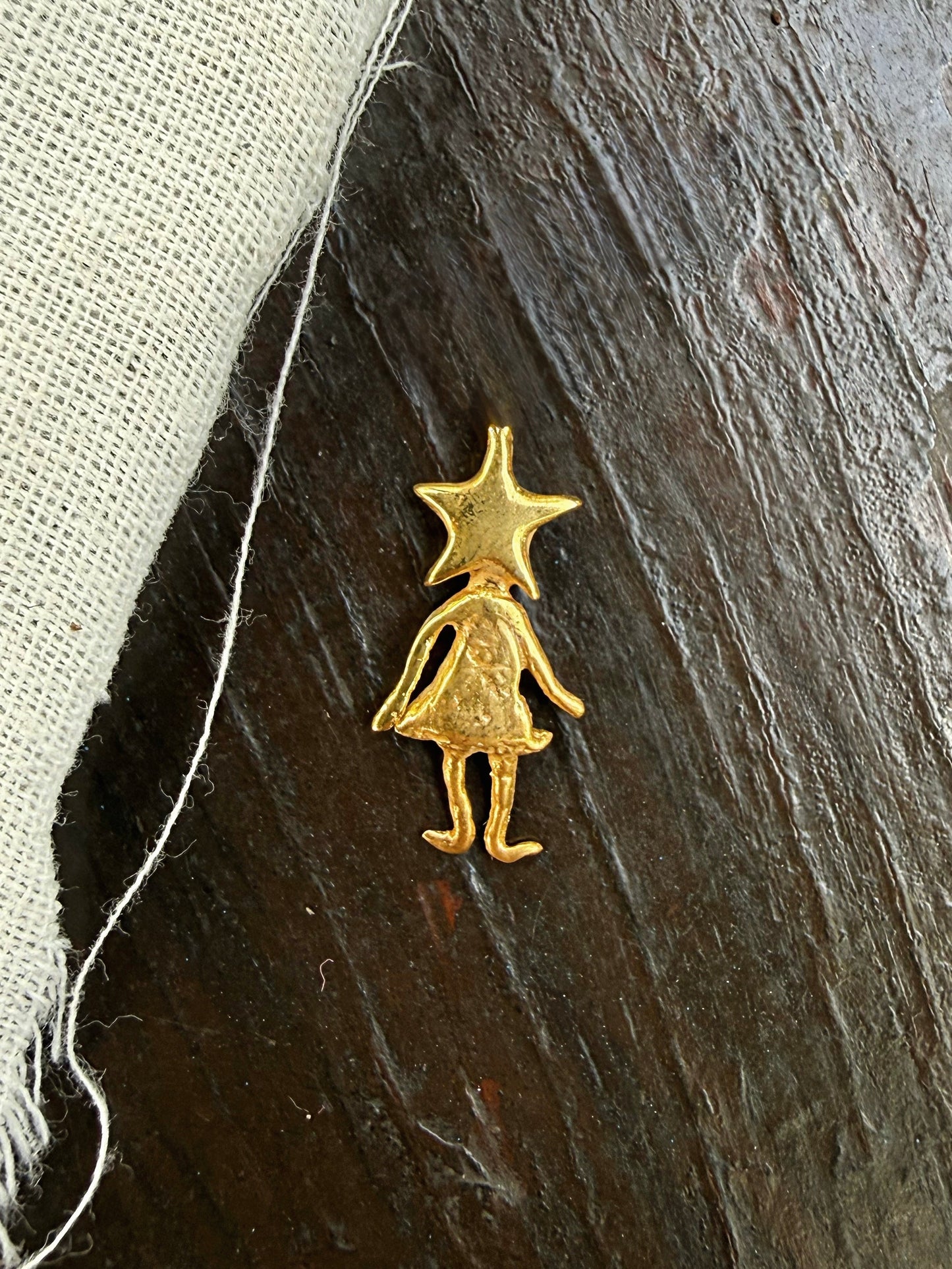 STAR GIRL STUD GOLD