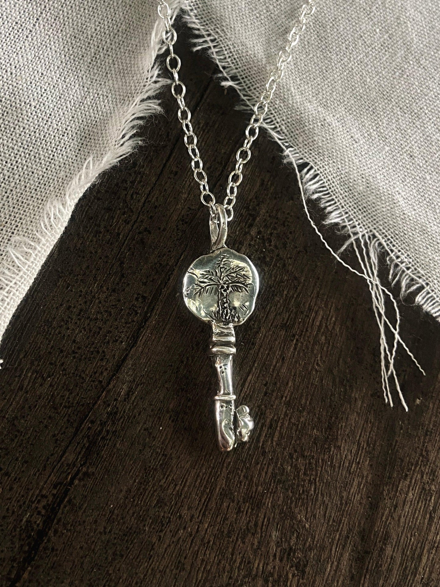 TIKI KEY