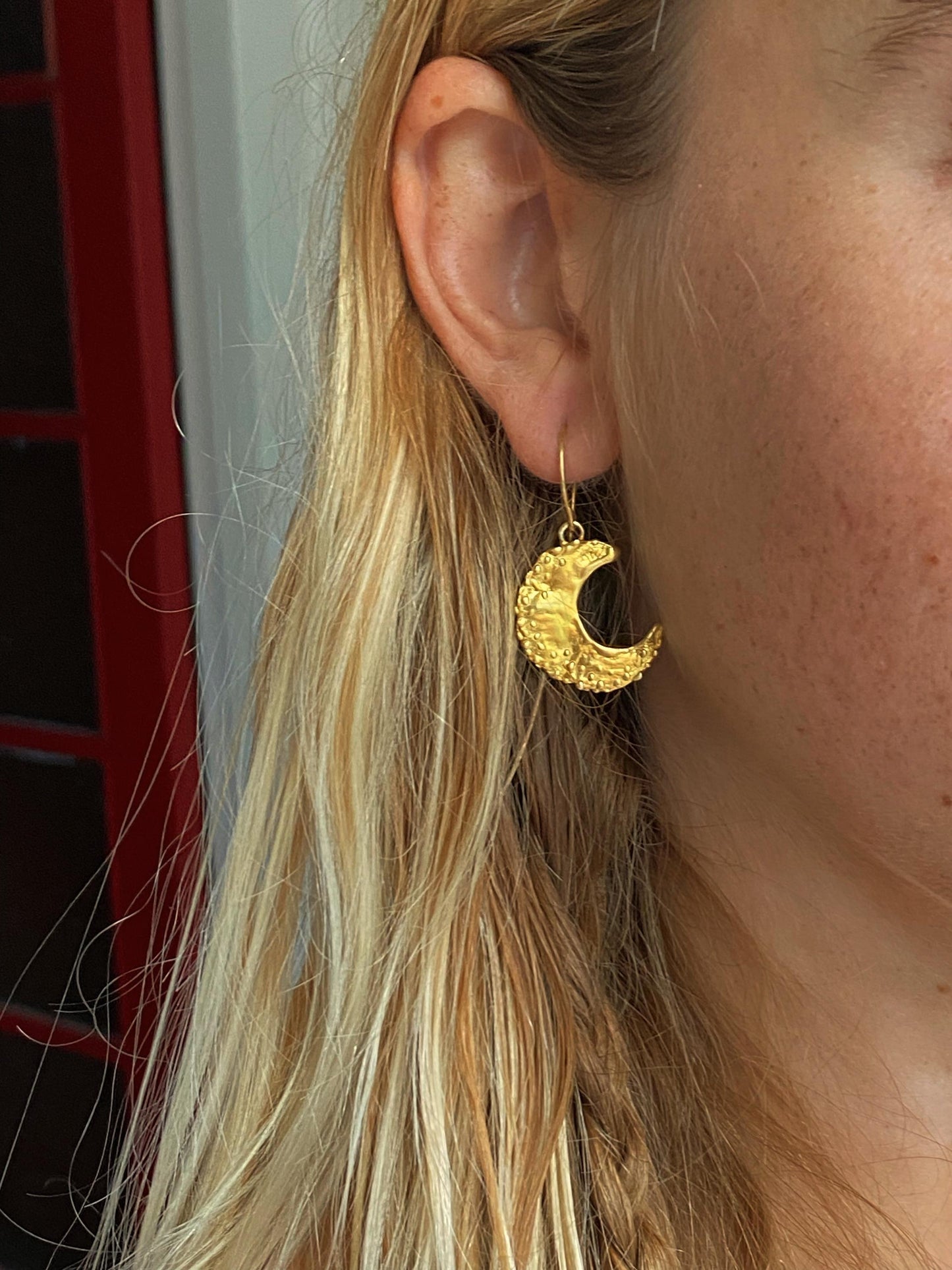 MOON DANCE  GOLD