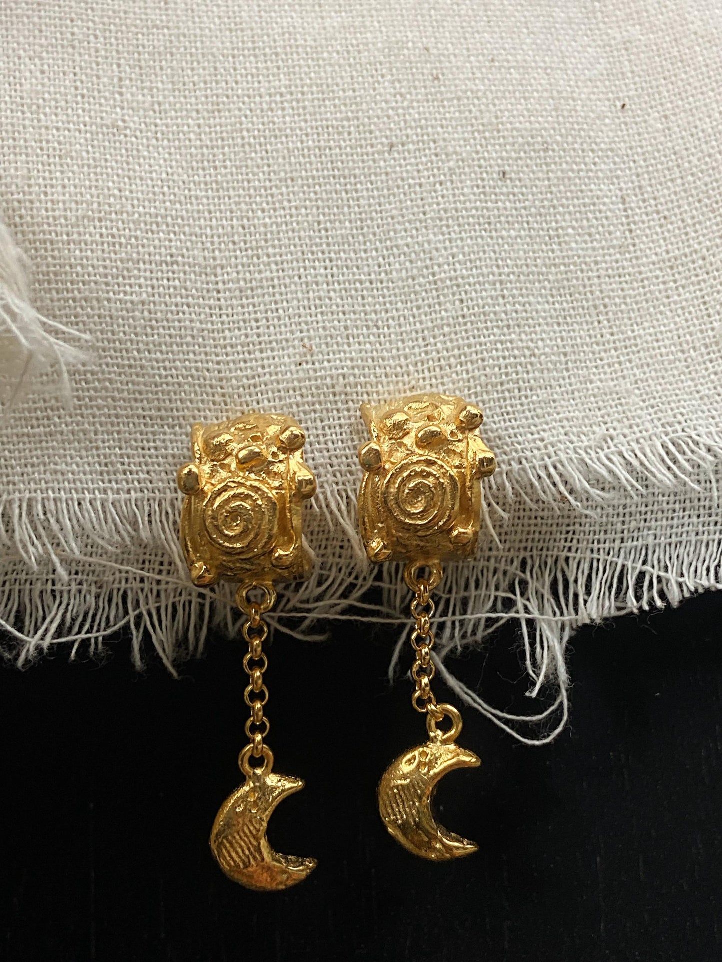 CINNAMON MOONS GOLD