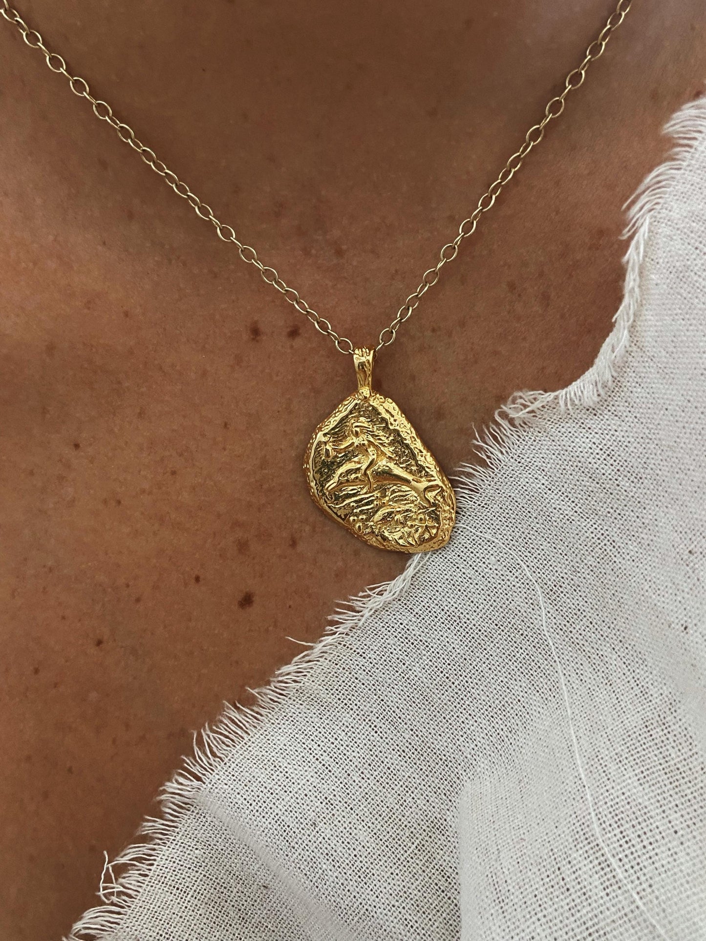DOLPHIN DANCER GOLD