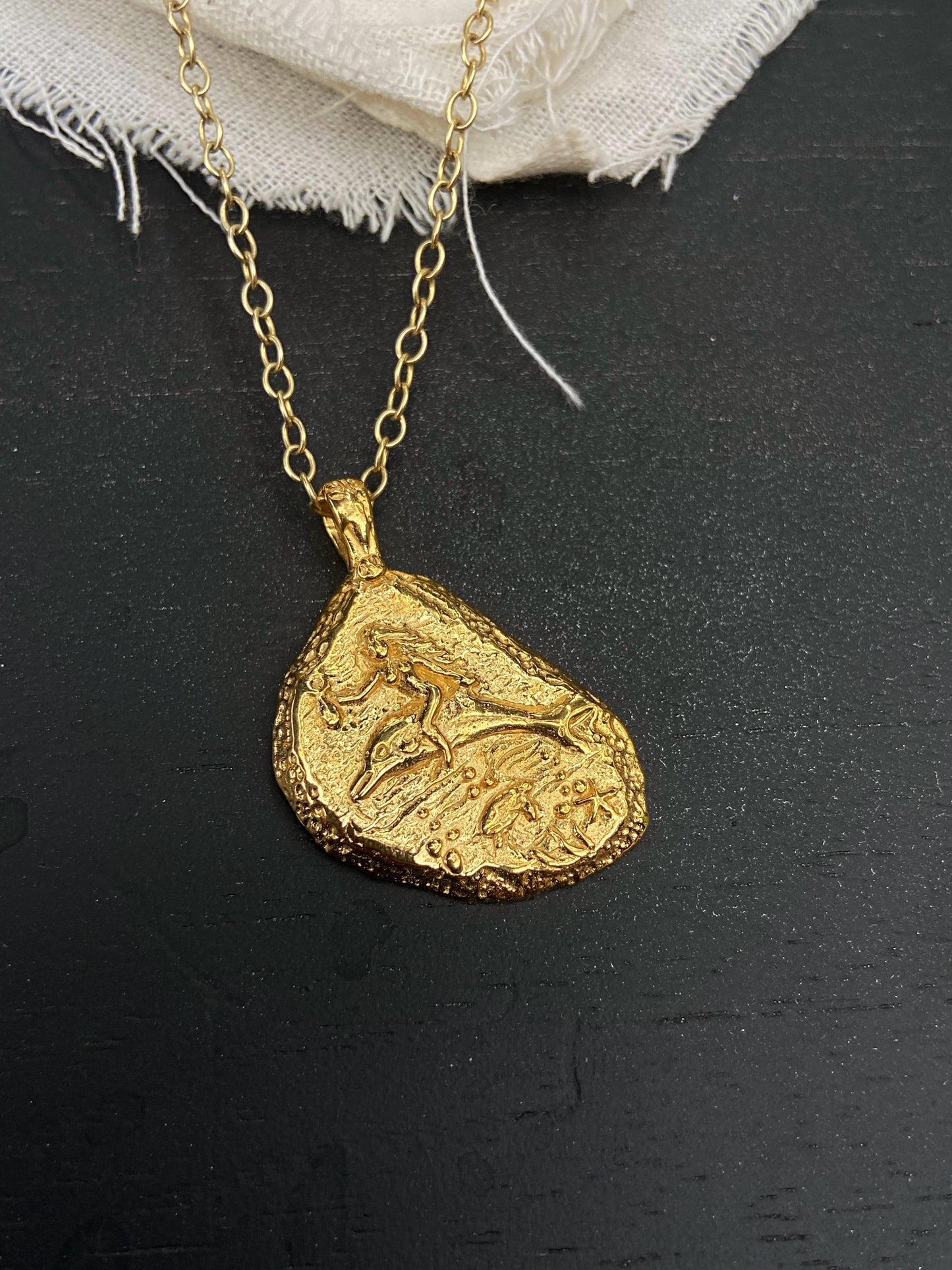 DOLPHIN DANCER GOLD